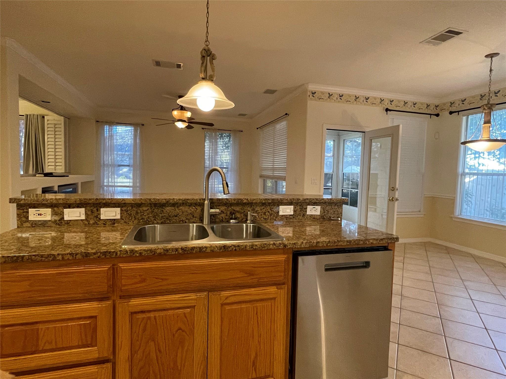 120 W Brazos Dr, Georgetown, TX 78628