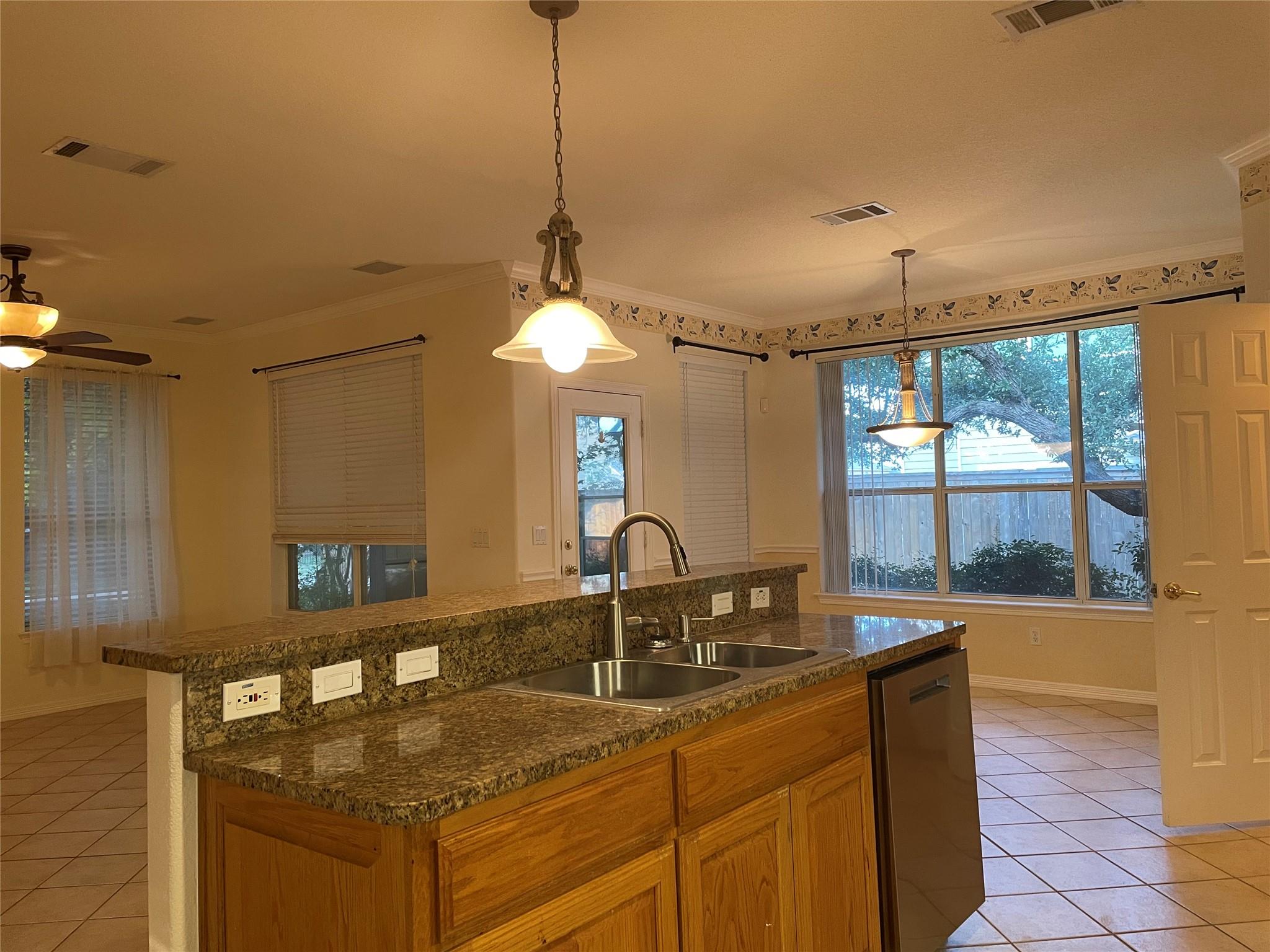 120 W Brazos Dr, Georgetown, TX 78628