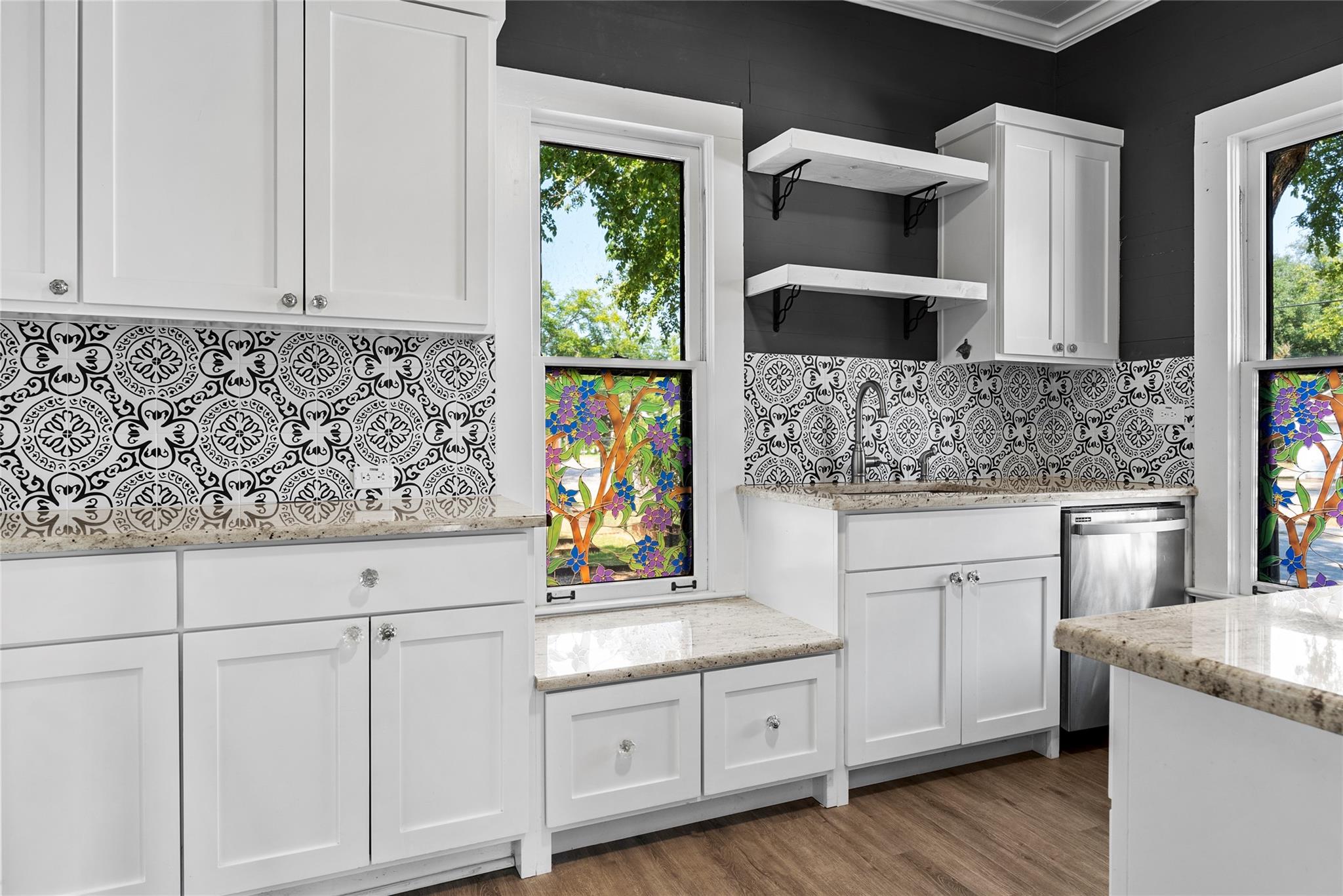 108 N Avenue B, Elgin, TX 78621