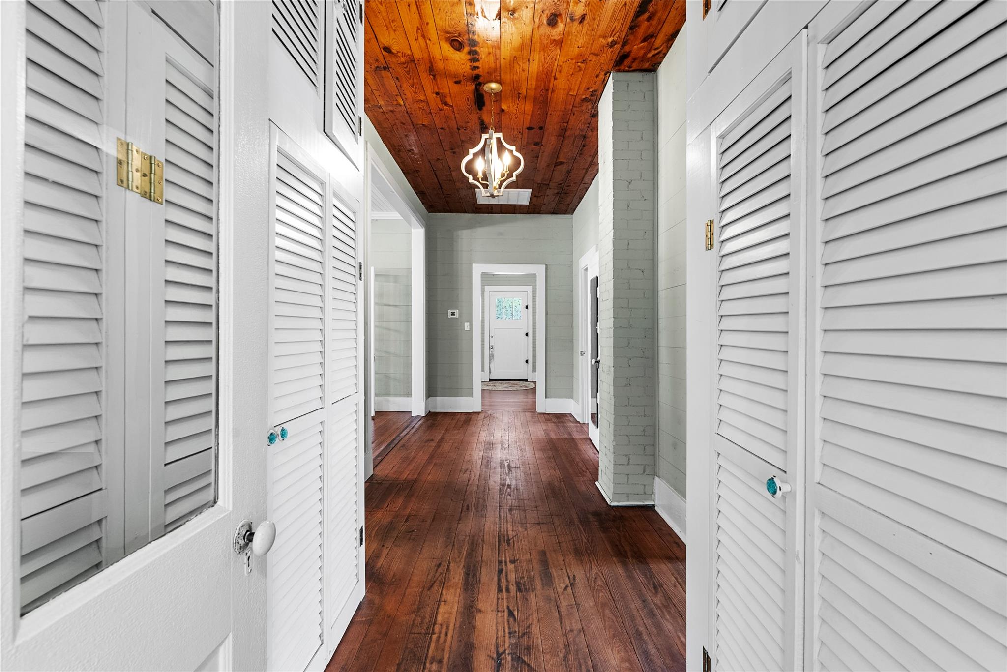 108 N Avenue B, Elgin, TX 78621