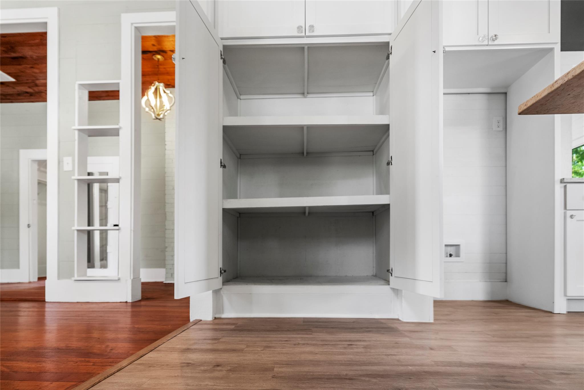 108 N Avenue B, Elgin, TX 78621