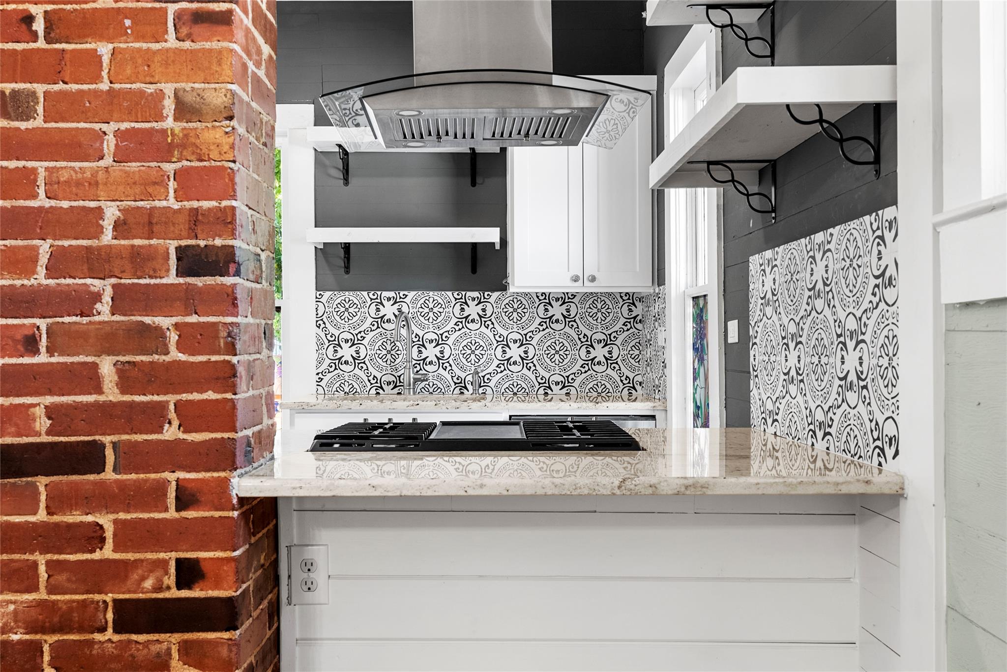 108 N Avenue B, Elgin, TX 78621