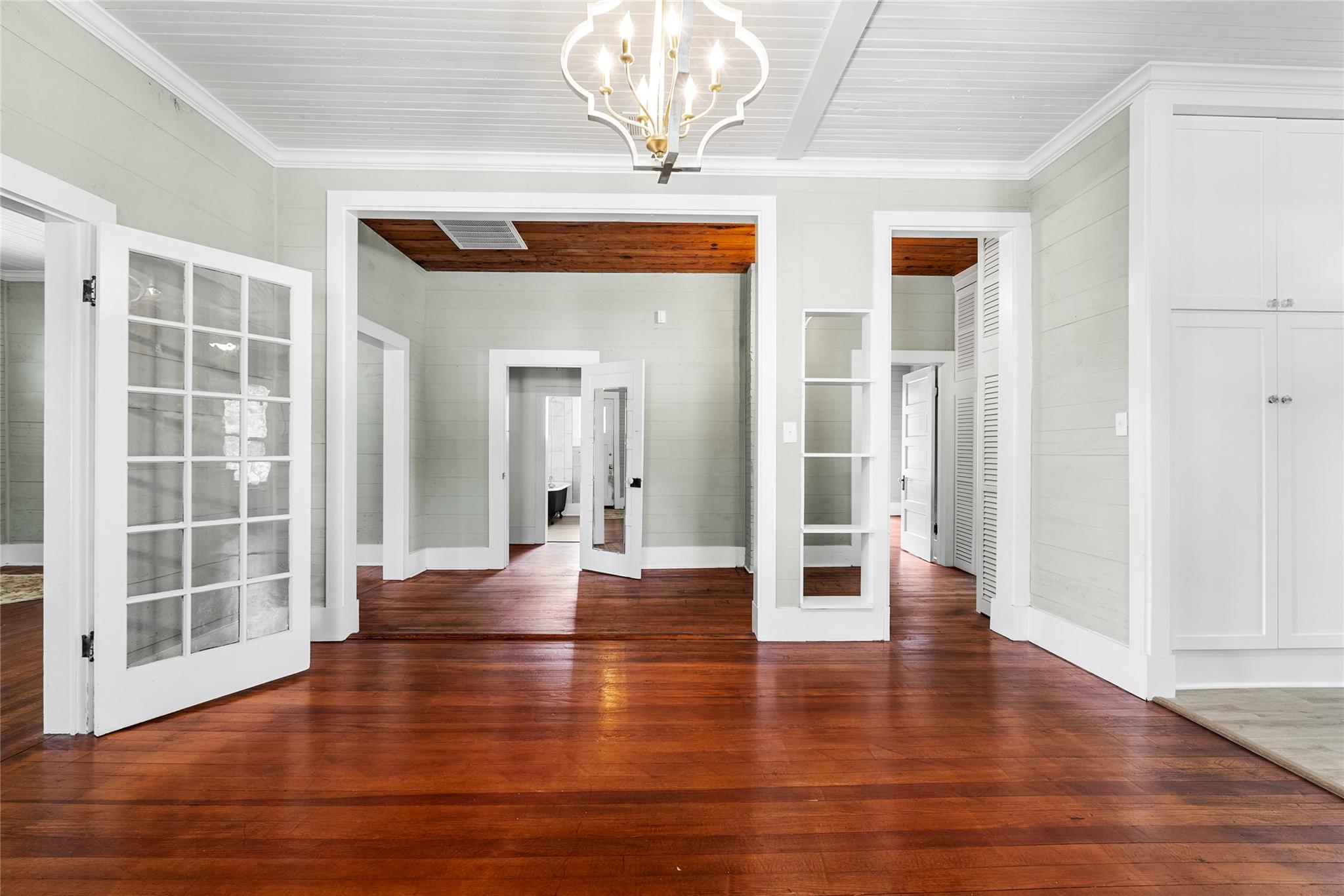 108 N Avenue B, Elgin, TX 78621