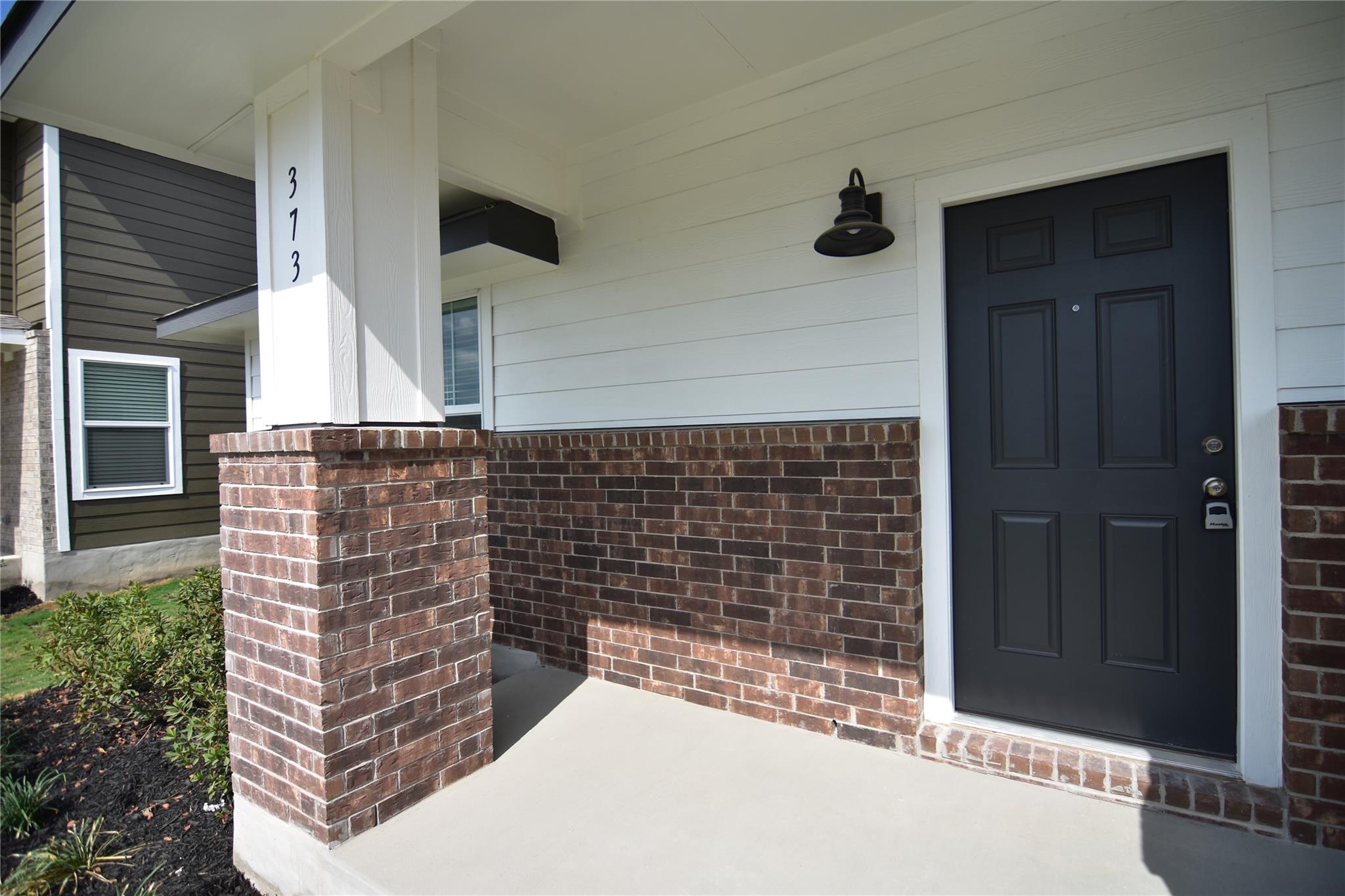 373 Keefer Ln, Kyle, TX 78640