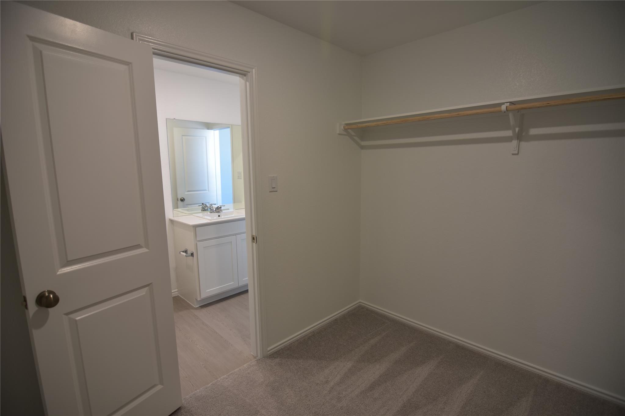 373 Keefer Ln, Kyle, TX 78640