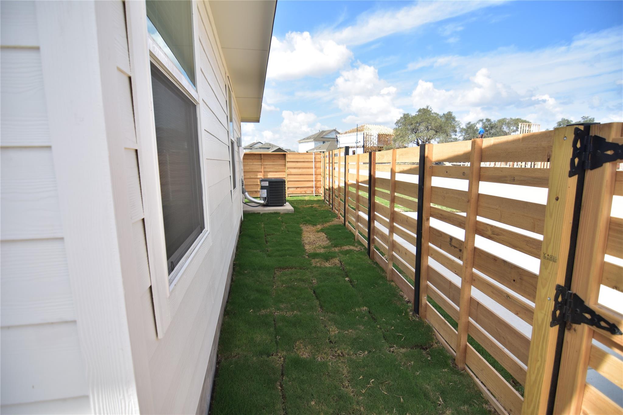 373 Keefer Ln, Kyle, TX 78640