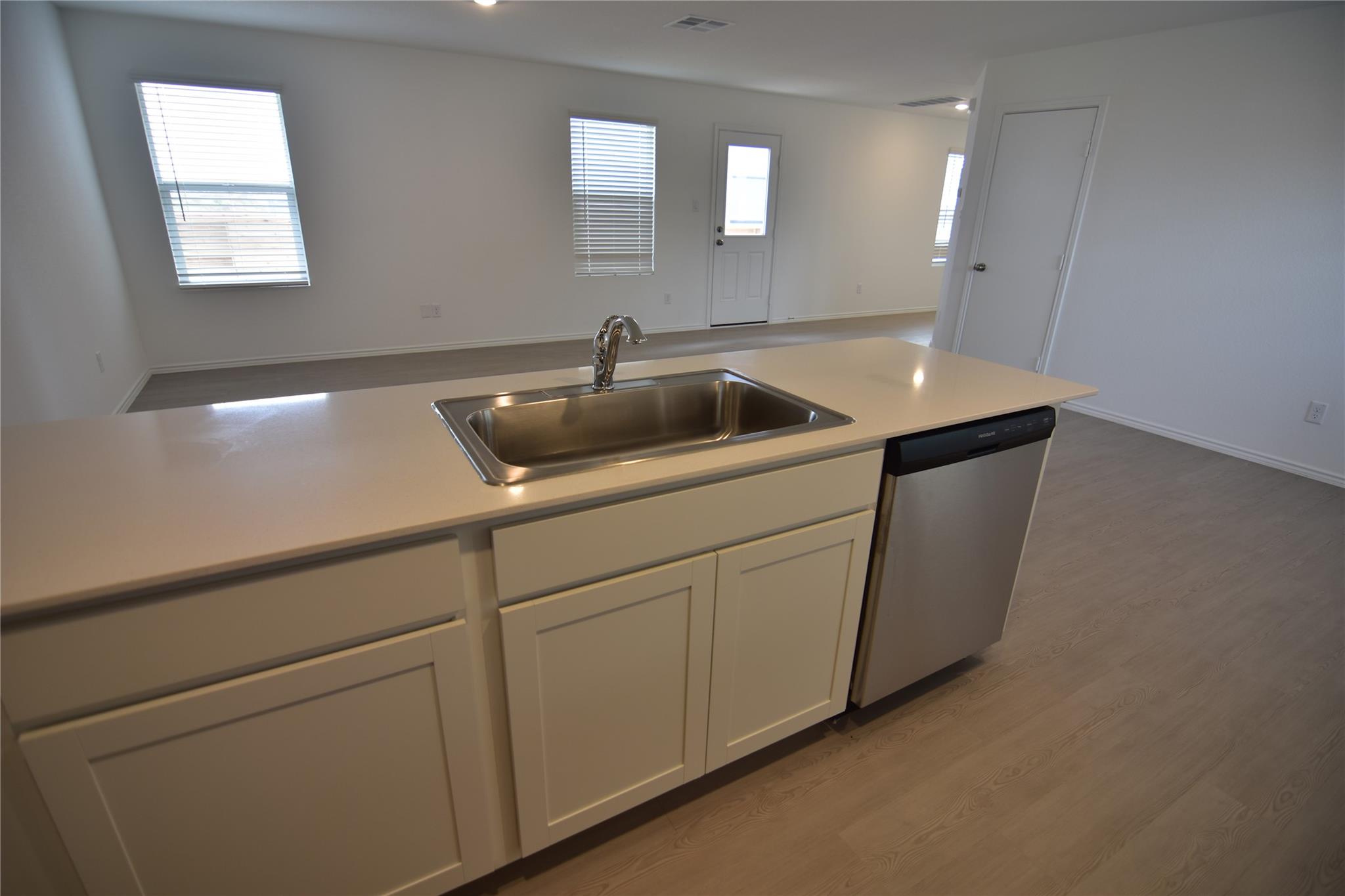 373 Keefer Ln, Kyle, TX 78640