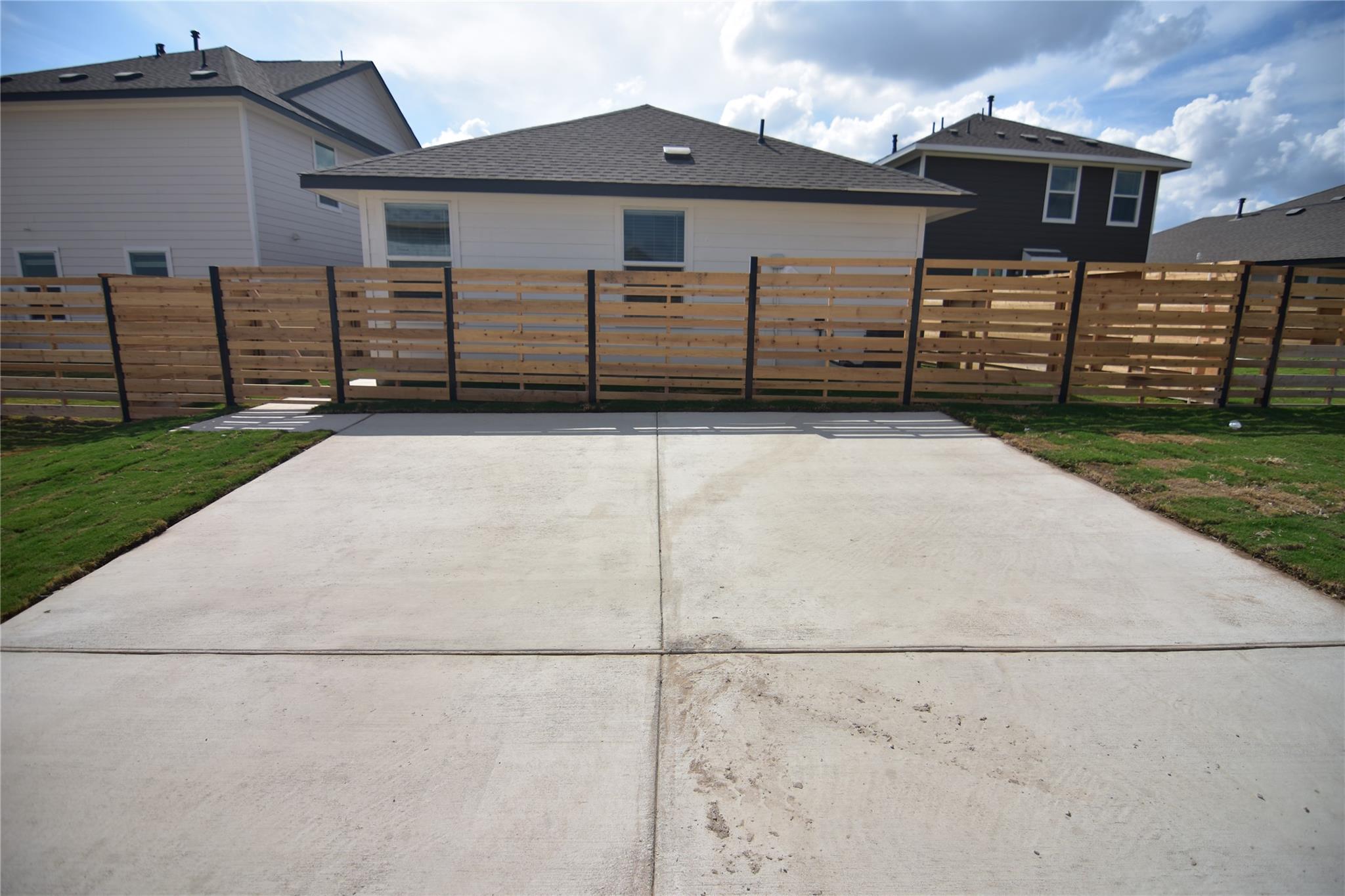 373 Keefer Ln, Kyle, TX 78640