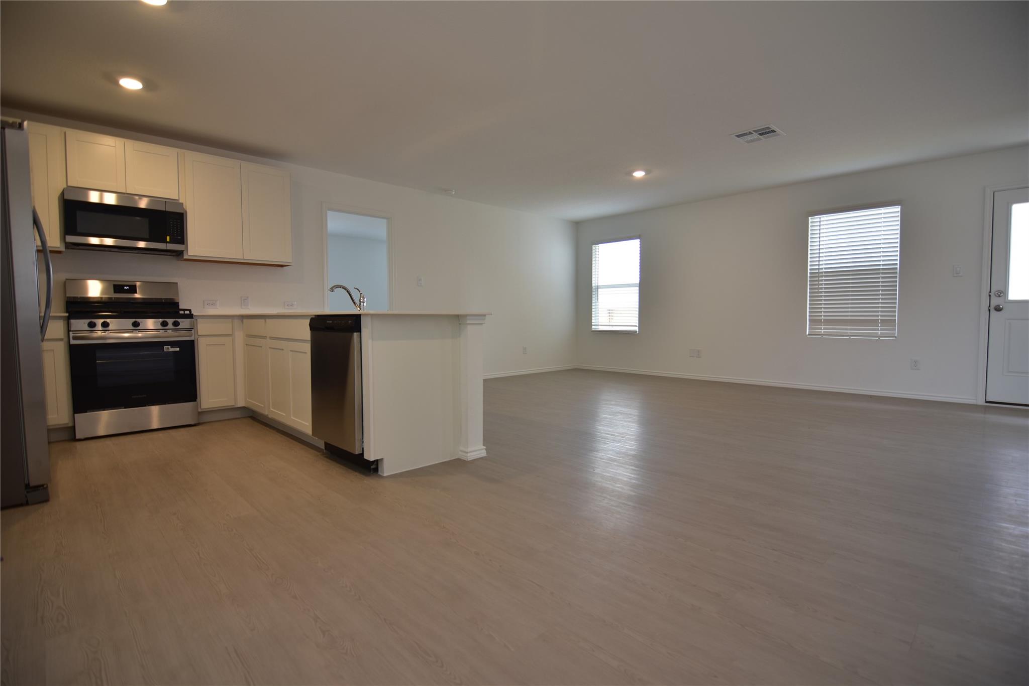 373 Keefer Ln, Kyle, TX 78640