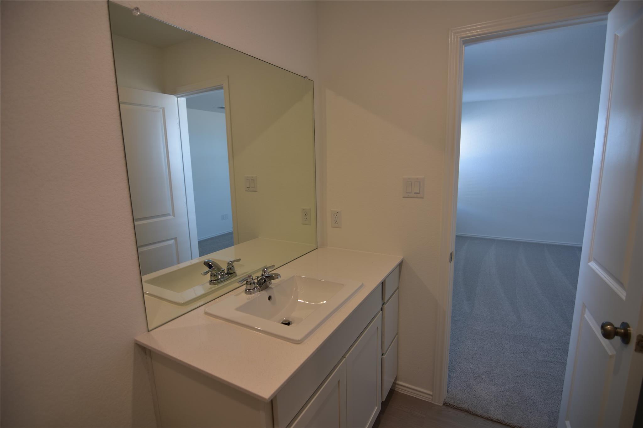 373 Keefer Ln, Kyle, TX 78640