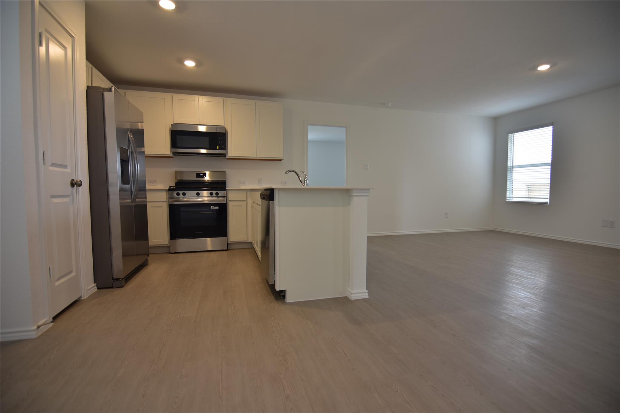 373 Keefer Ln, Kyle, TX 78640