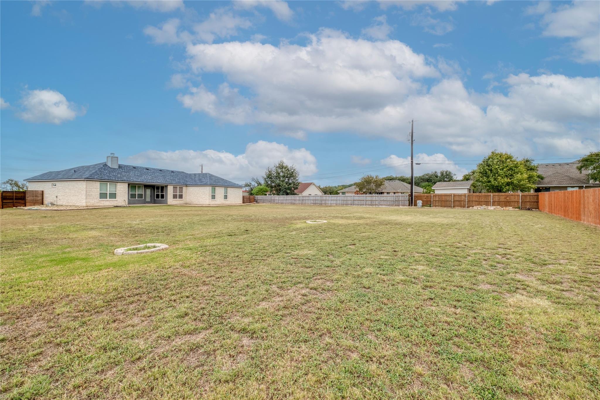 9812 Southshore Dr, Salado, TX 76571