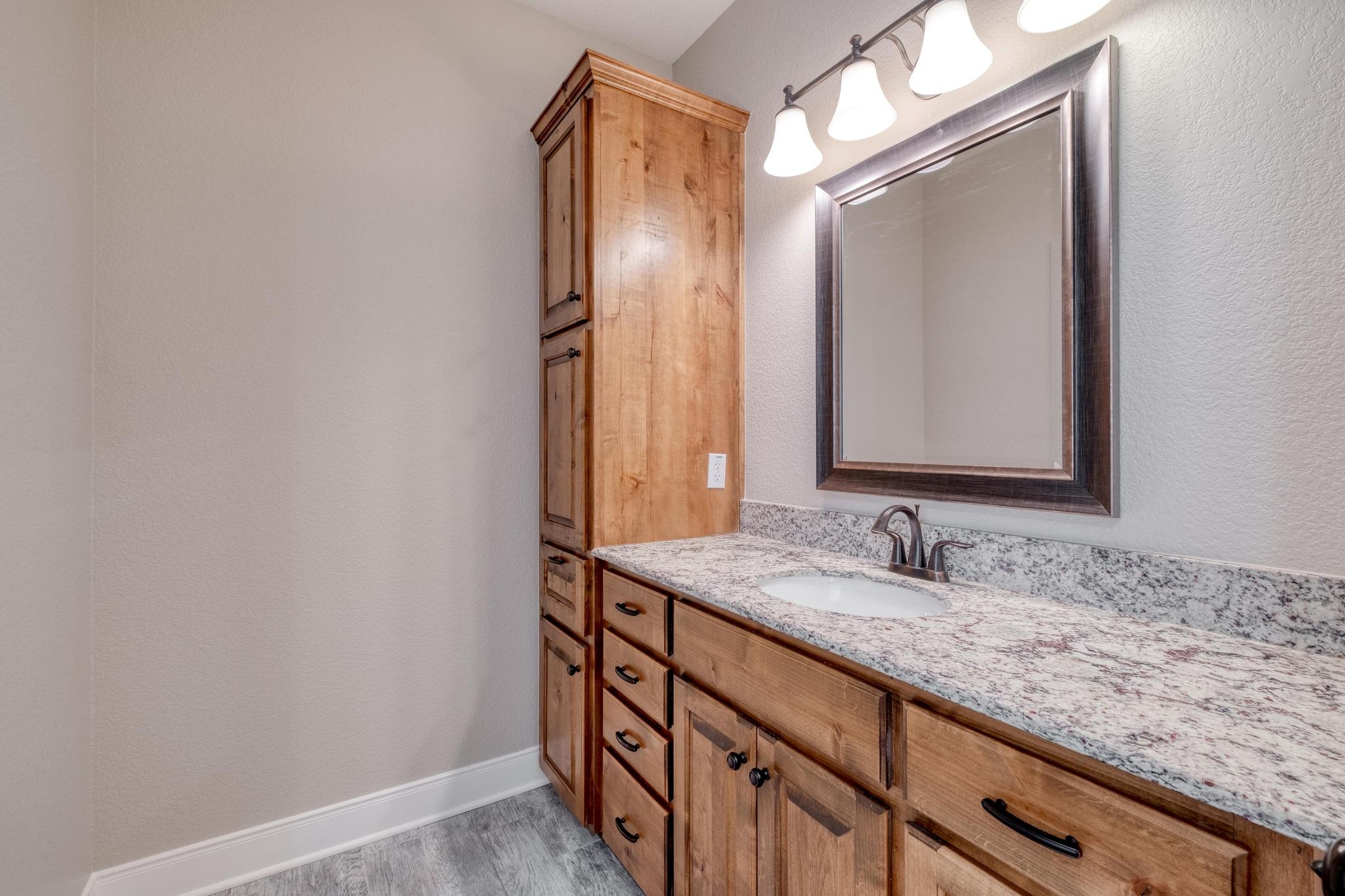 9812 Southshore Dr, Salado, TX 76571