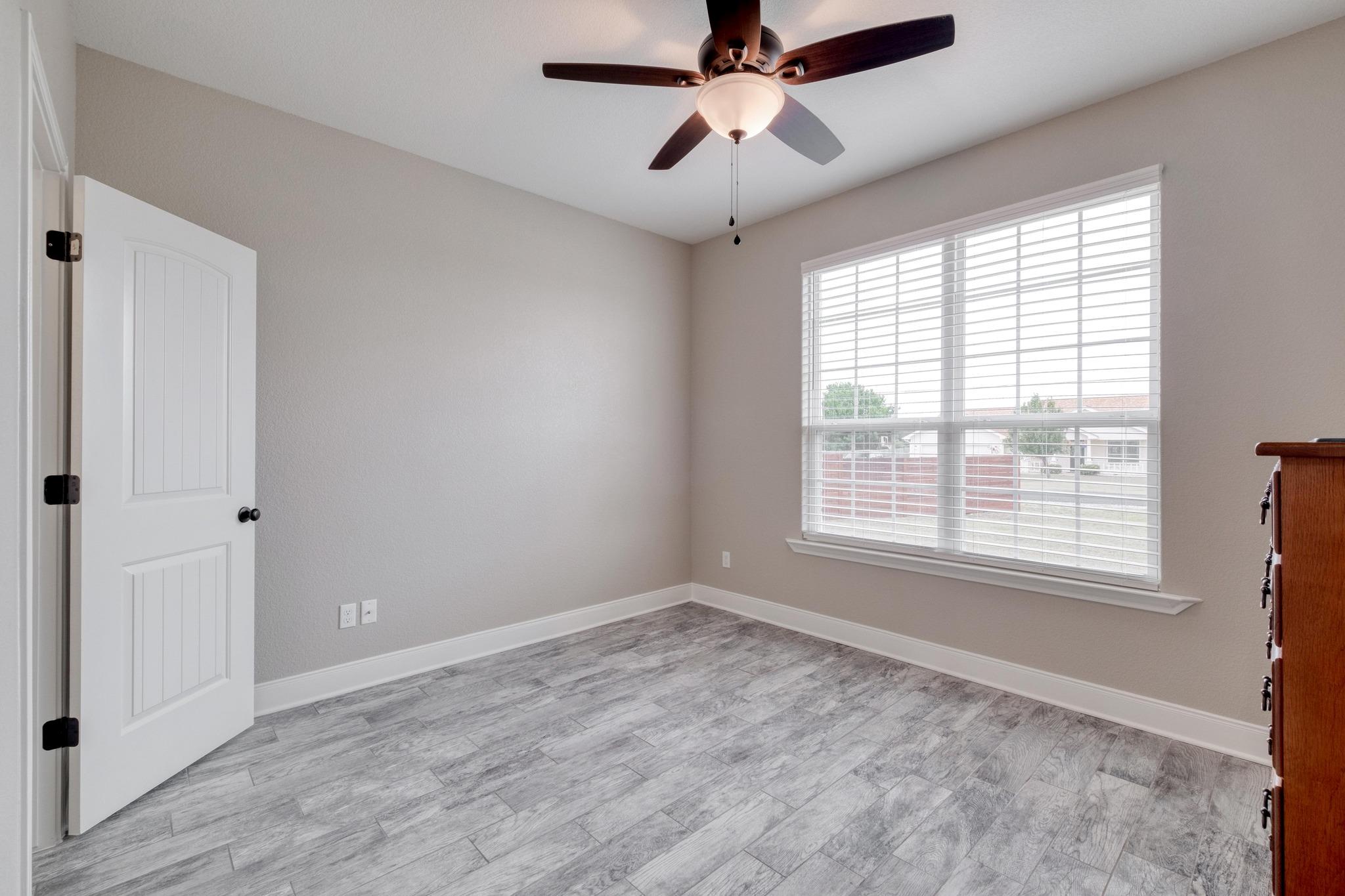 9812 Southshore Dr, Salado, TX 76571