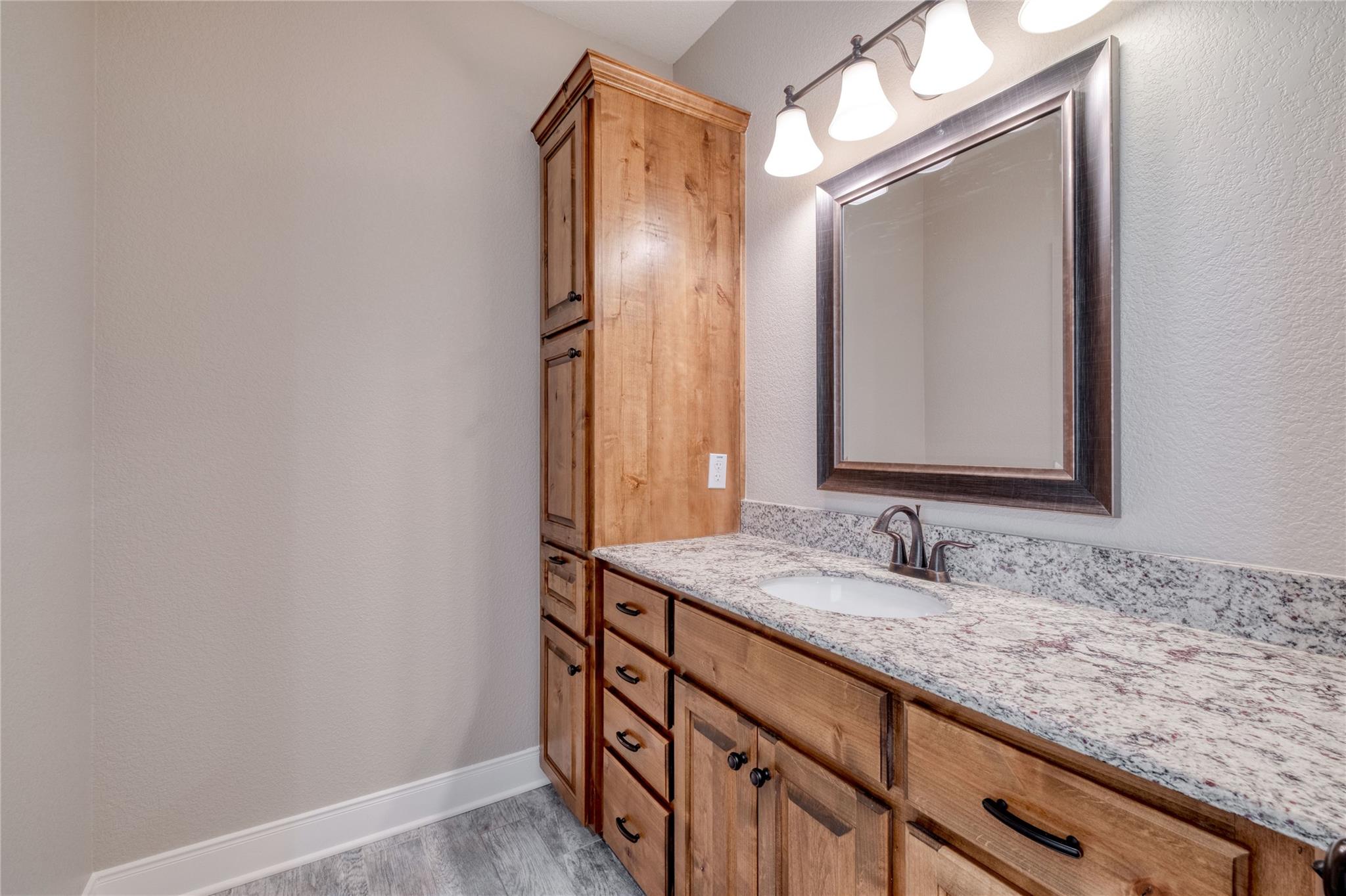 9812 Southshore Dr, Salado, TX 76571