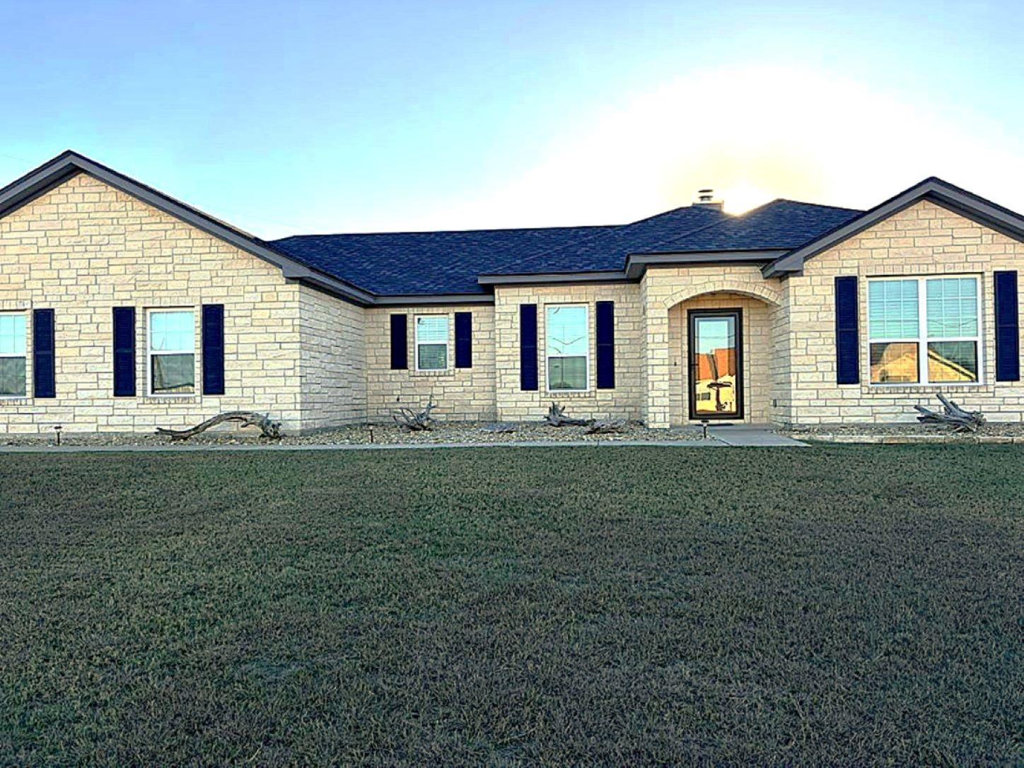 9812 Southshore Dr, Salado, TX 76571