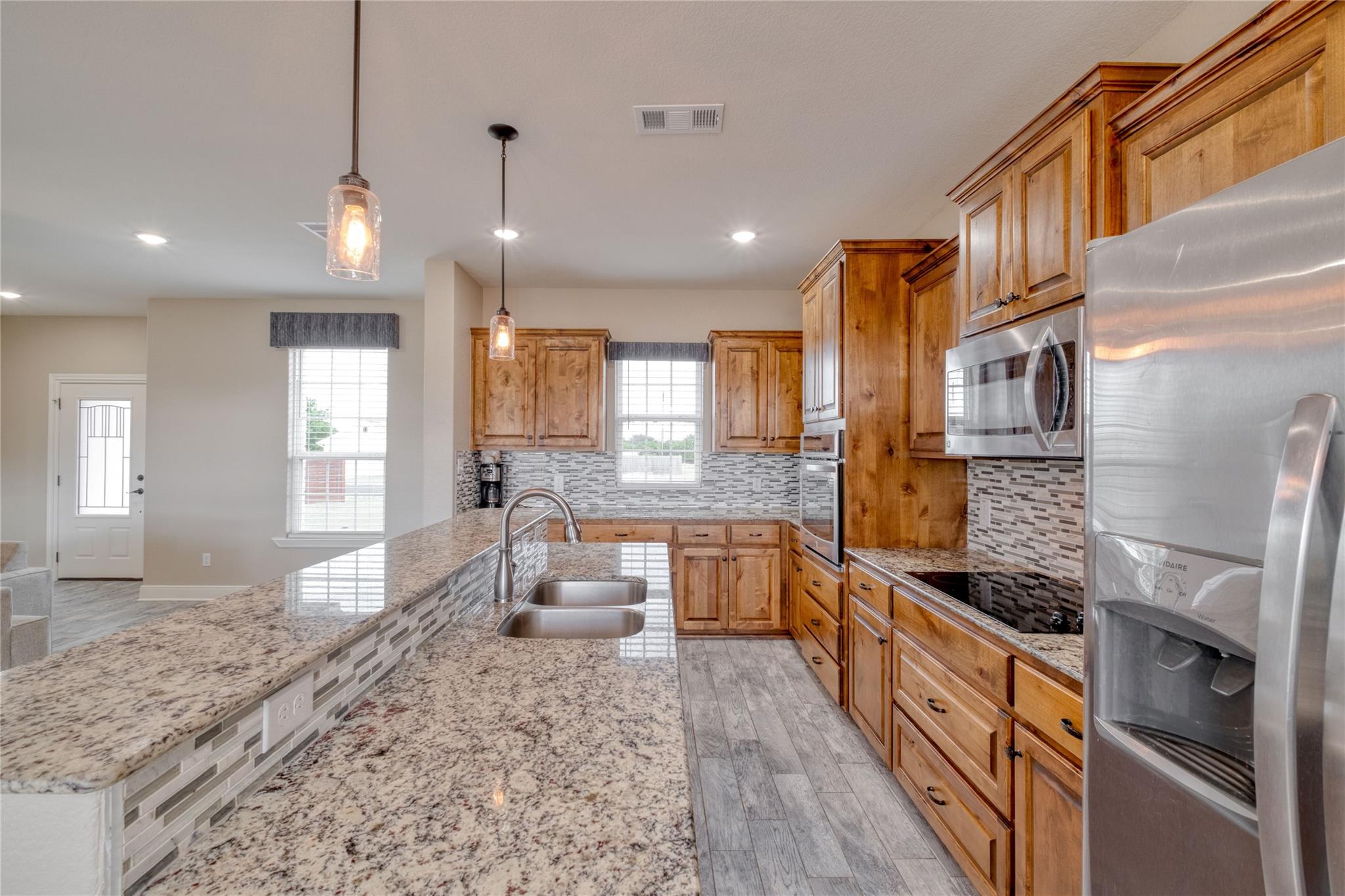 9812 Southshore Dr, Salado, TX 76571