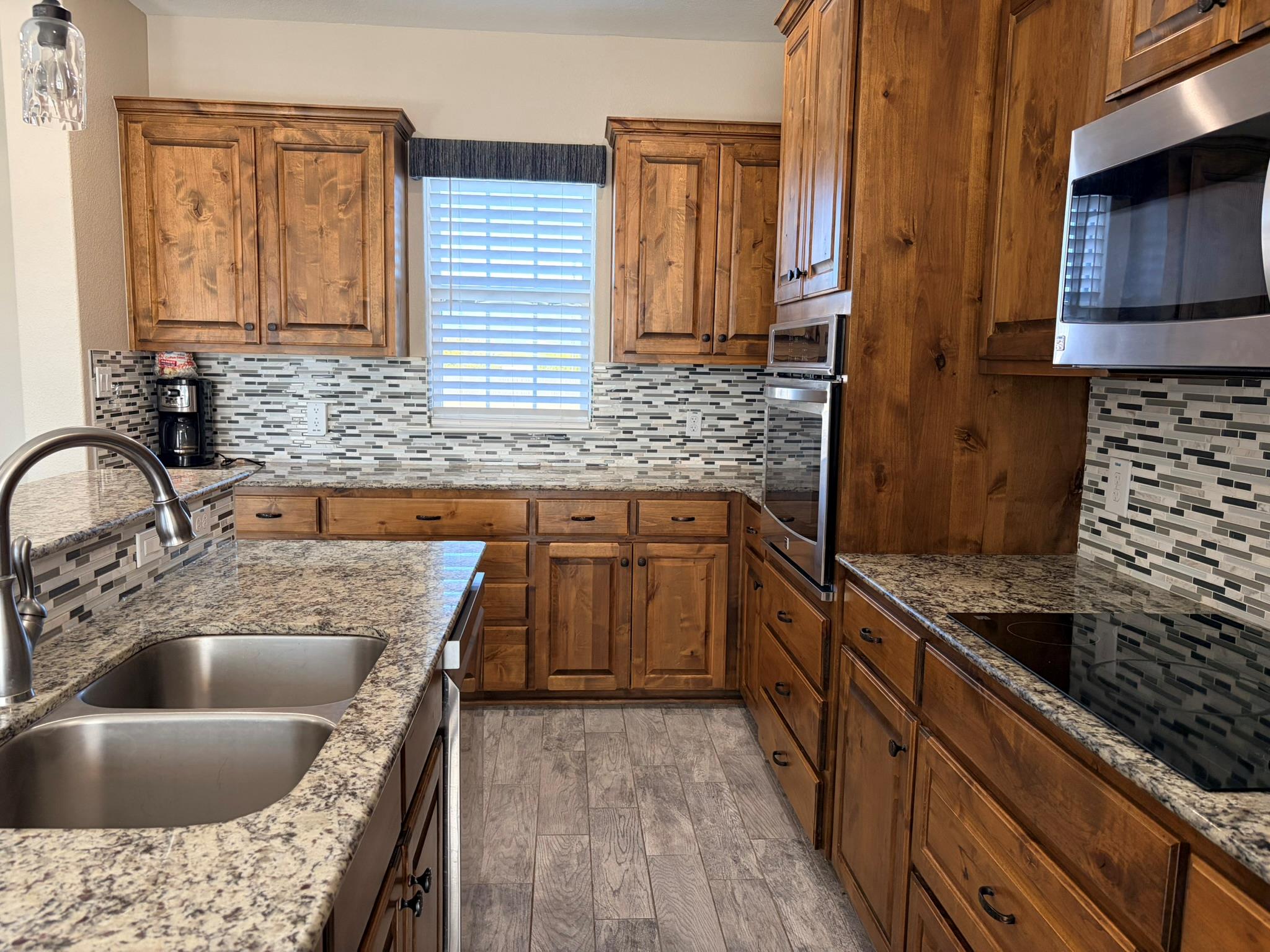 9812 Southshore Dr, Salado, TX 76571