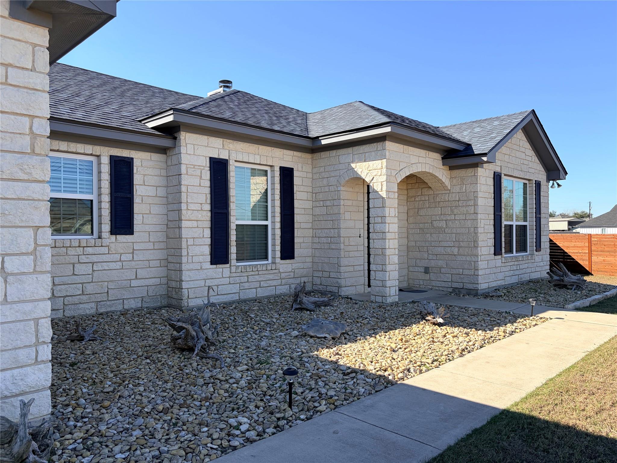 9812 Southshore Dr, Salado, TX 76571