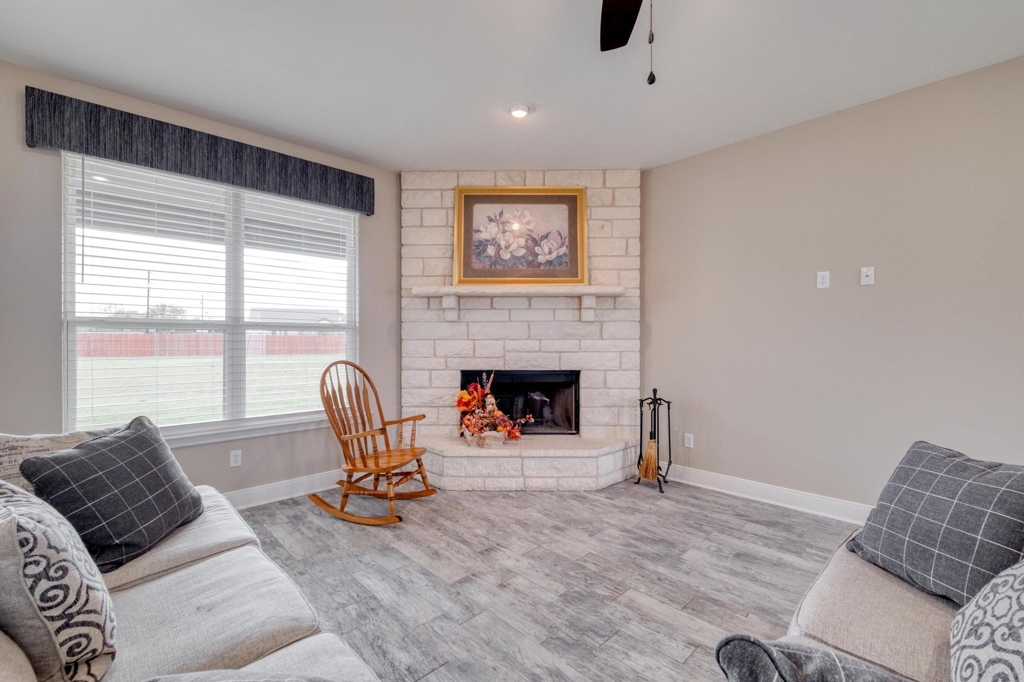 9812 Southshore Dr, Salado, TX 76571