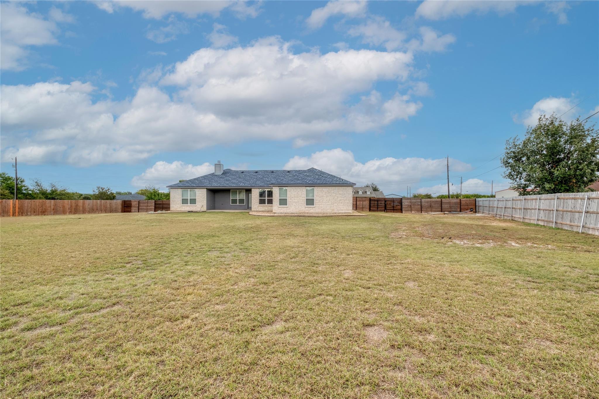 9812 Southshore Dr, Salado, TX 76571