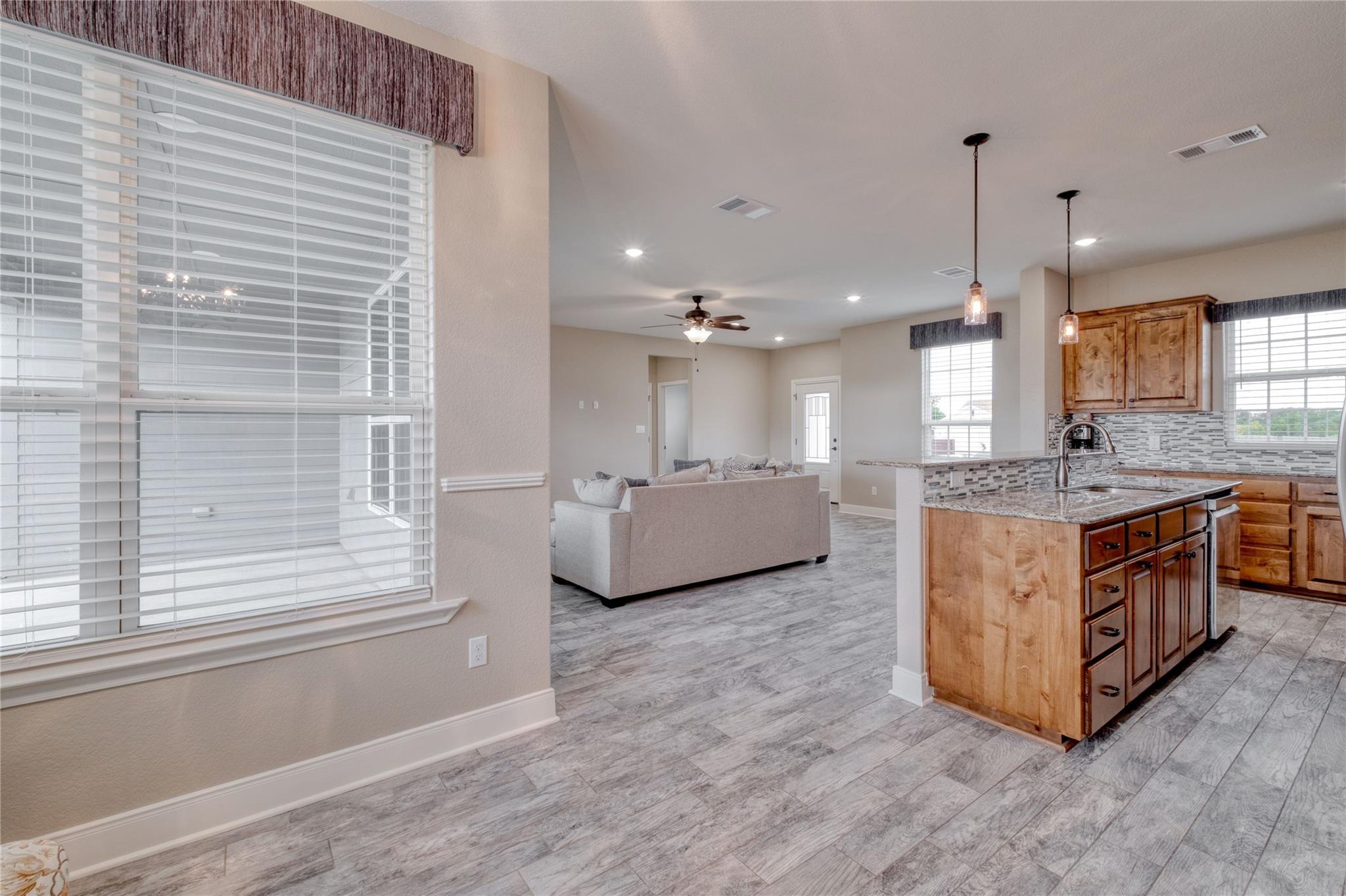 9812 Southshore Dr, Salado, TX 76571