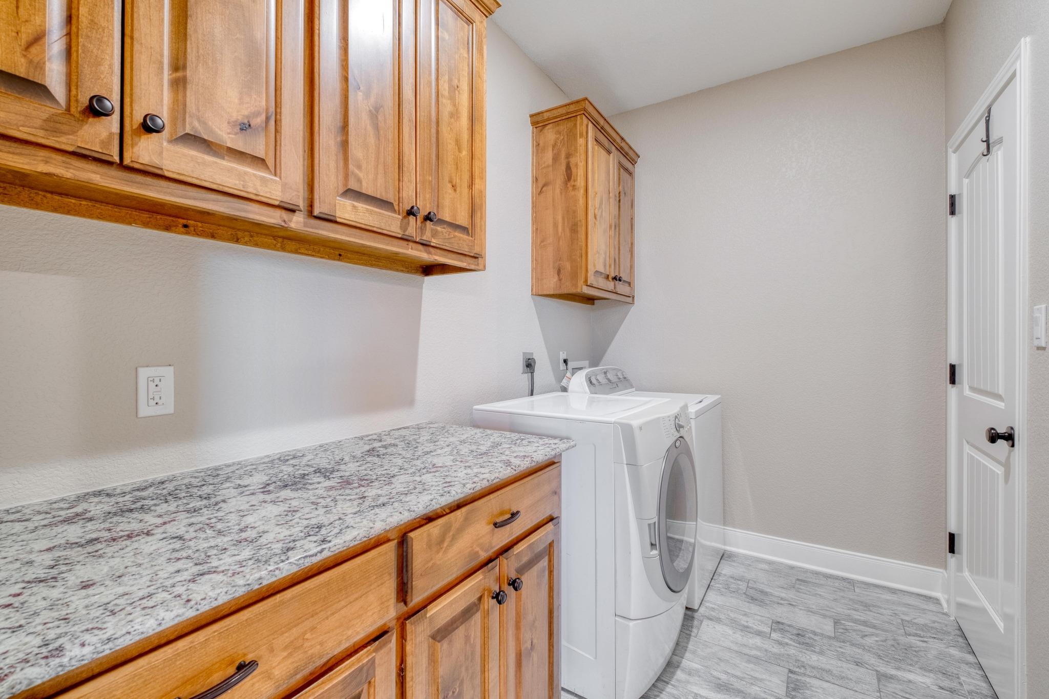 9812 Southshore Dr, Salado, TX 76571