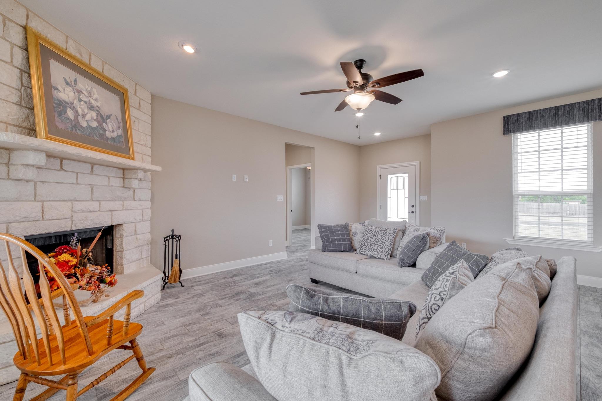 9812 Southshore Dr, Salado, TX 76571