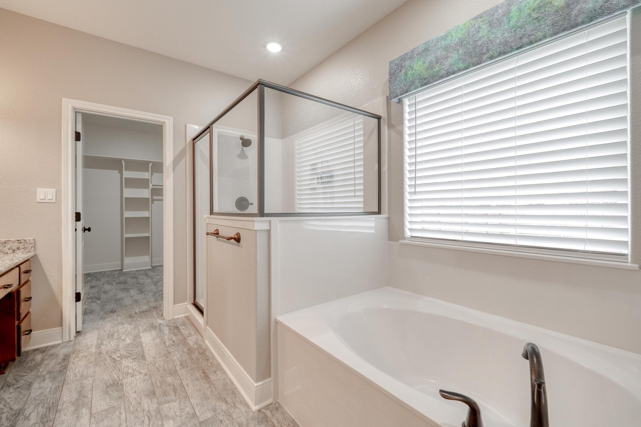 9812 Southshore Dr, Salado, TX 76571