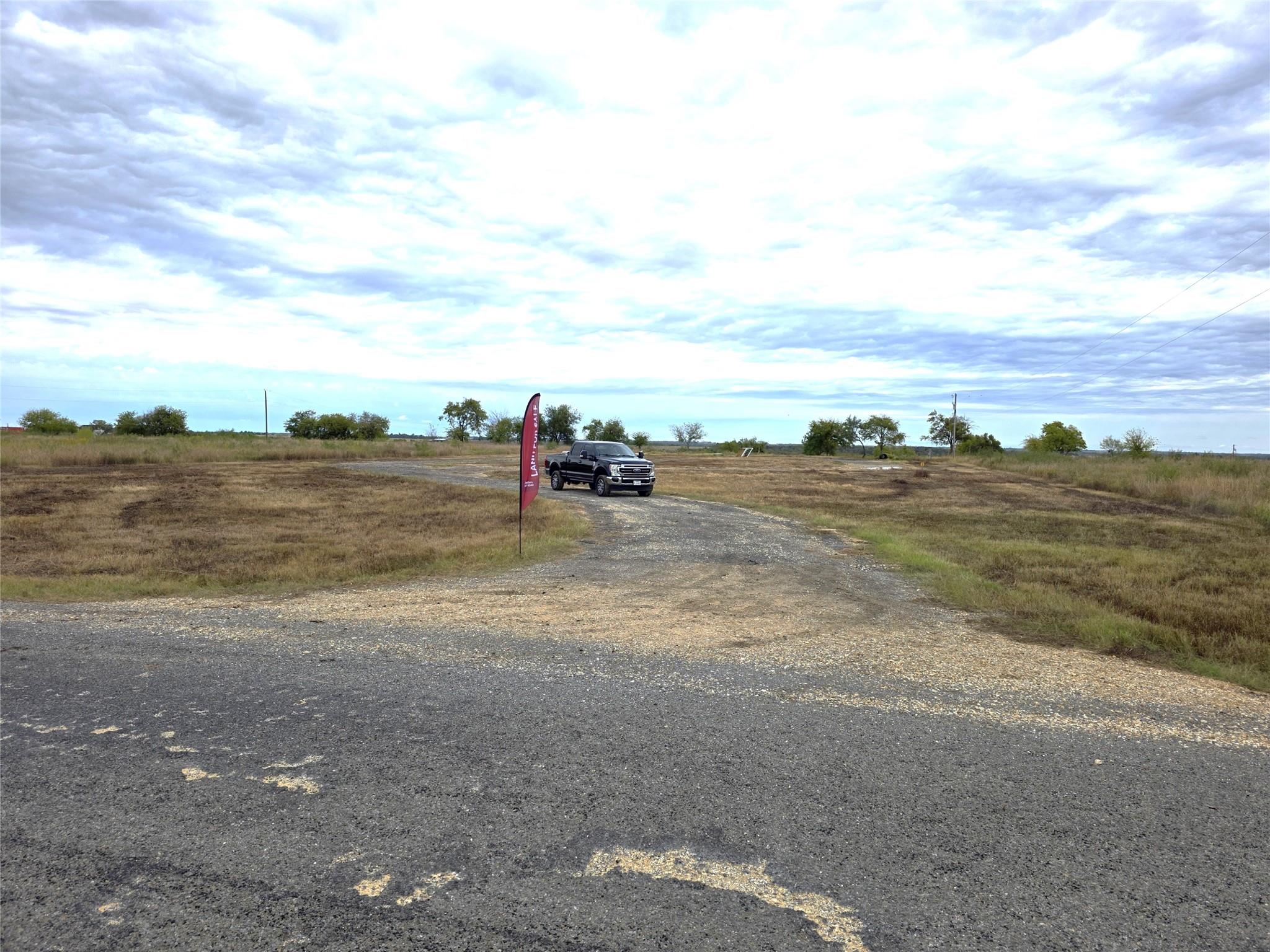 515 County Road 423 Rd # Lot 27, Taylor, TX 76574