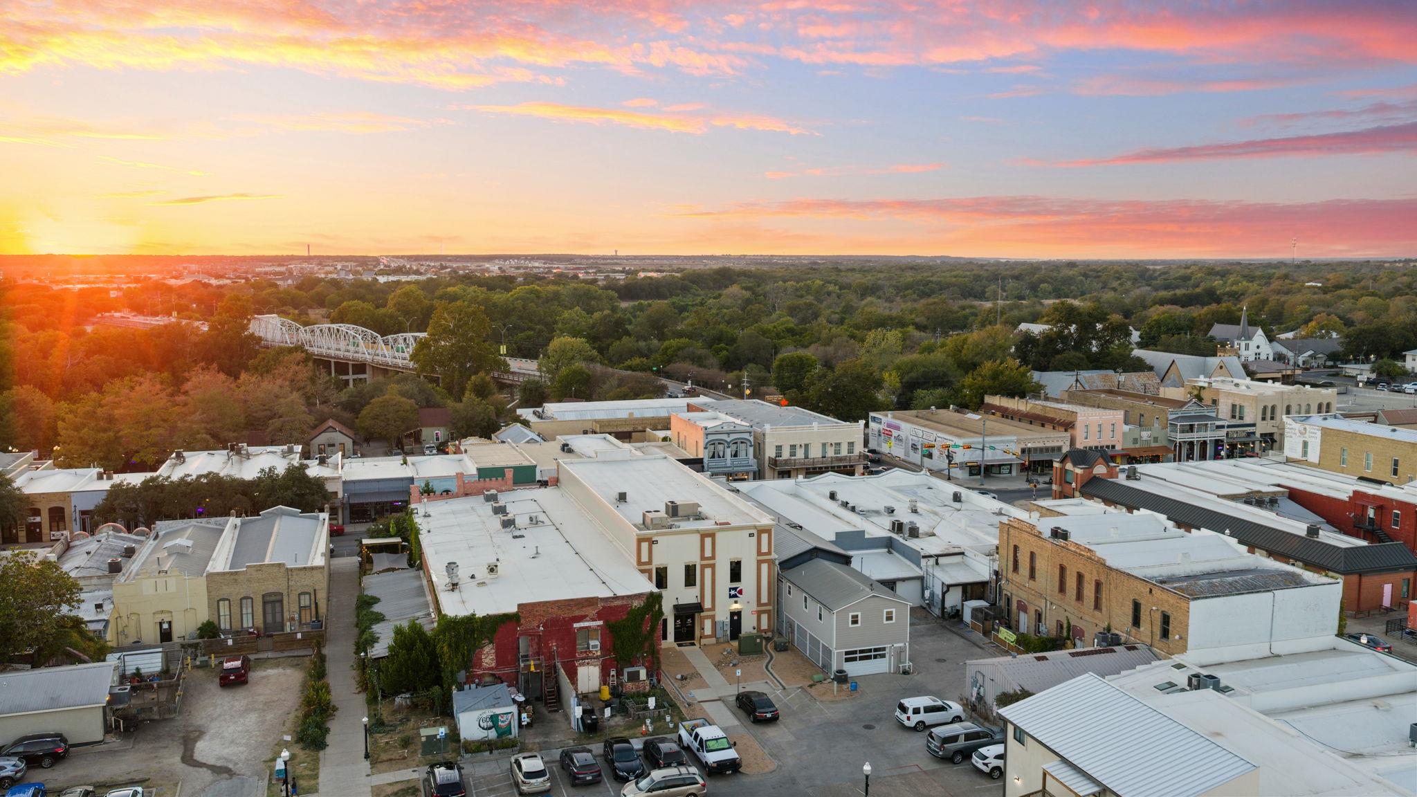 925 Main St, Bastrop, TX 78602