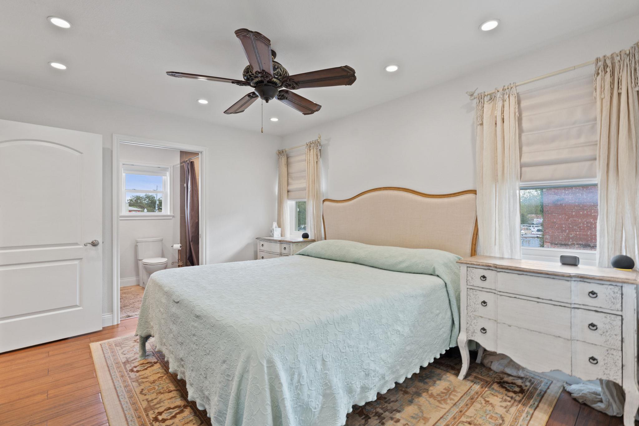 925 Main St, Bastrop, TX 78602