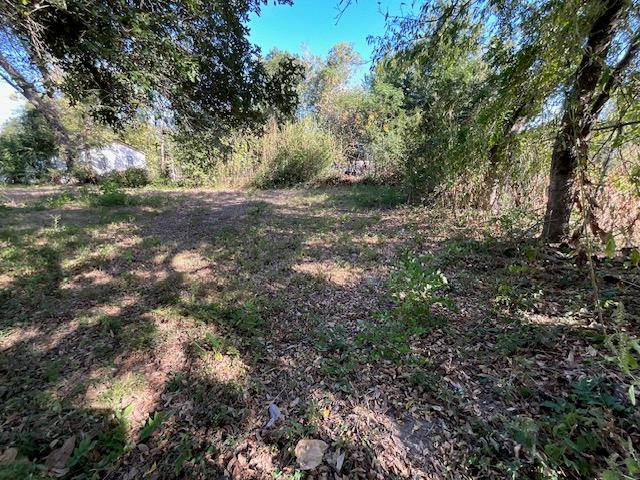 1005 W 8th St, Cameron, TX 76520