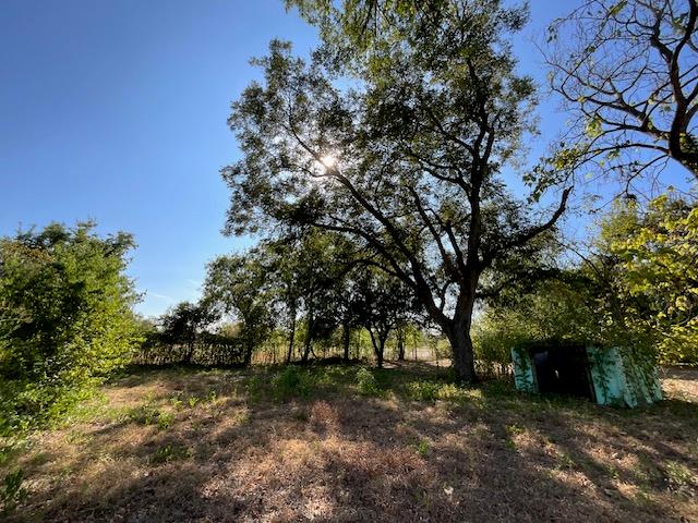 1005 W 8th St, Cameron, TX 76520