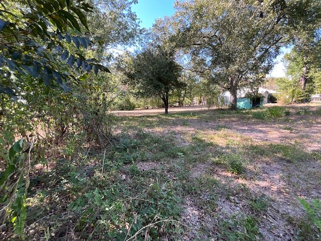 1005 W 8th St, Cameron, TX 76520