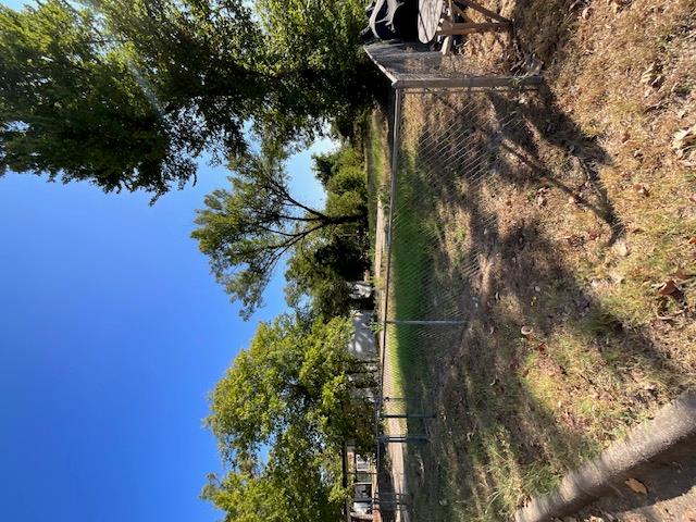 1005 W 8th St, Cameron, TX 76520