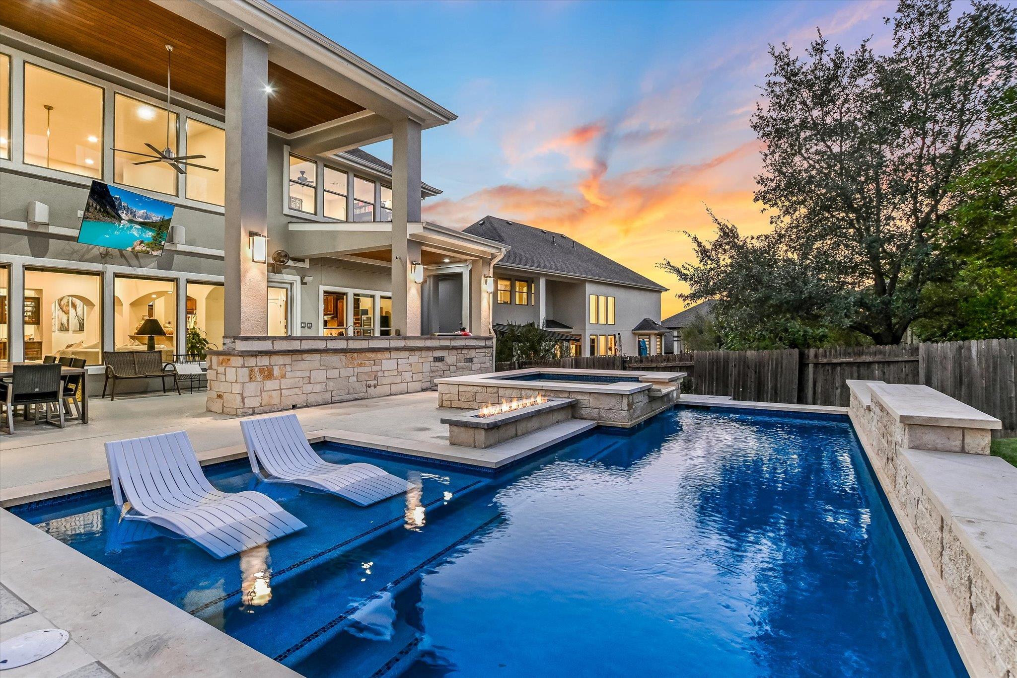 600 Emerald Ridge Dr, Austin, TX 78732