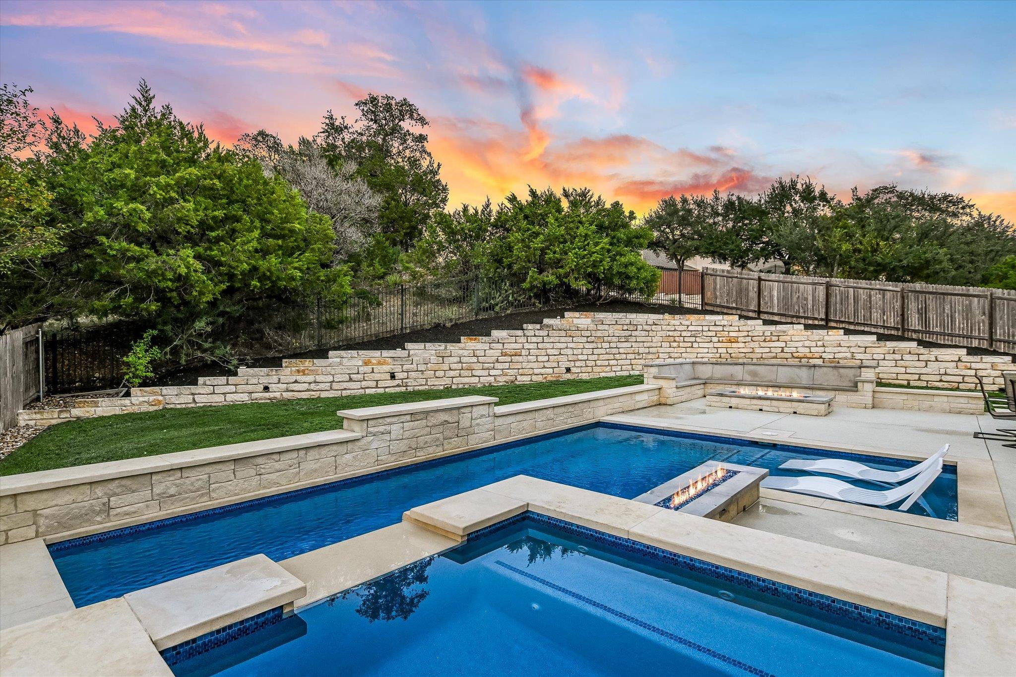 600 Emerald Ridge Dr, Austin, TX 78732