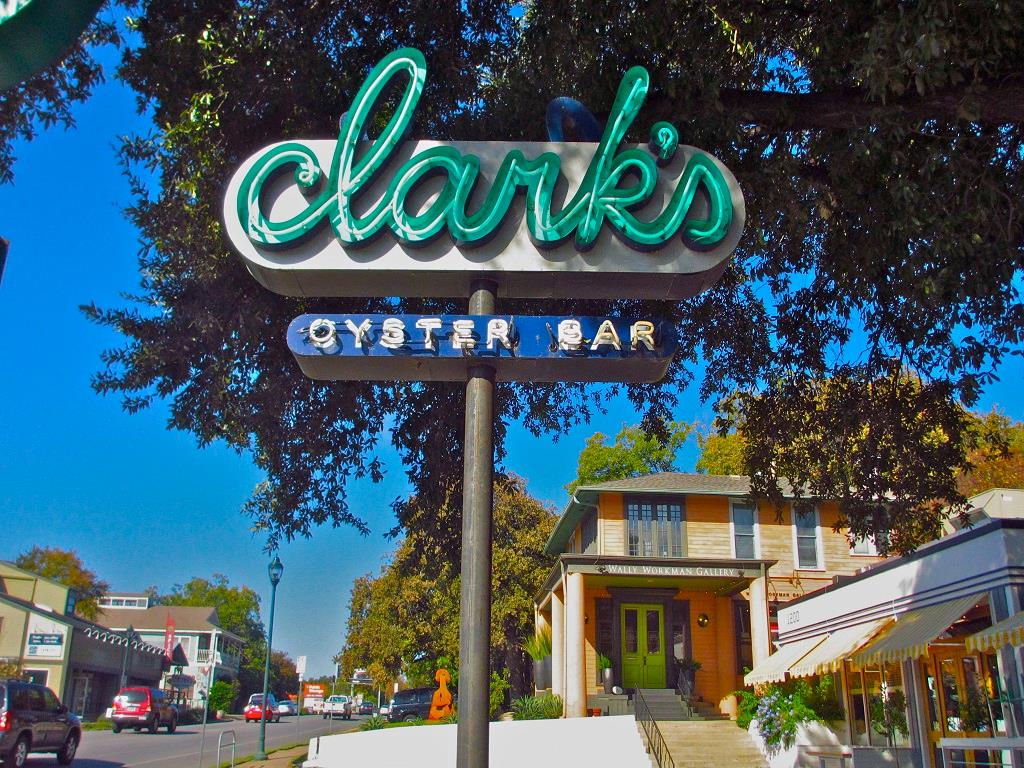 1111 W 10th St # 111, Austin, TX 78703