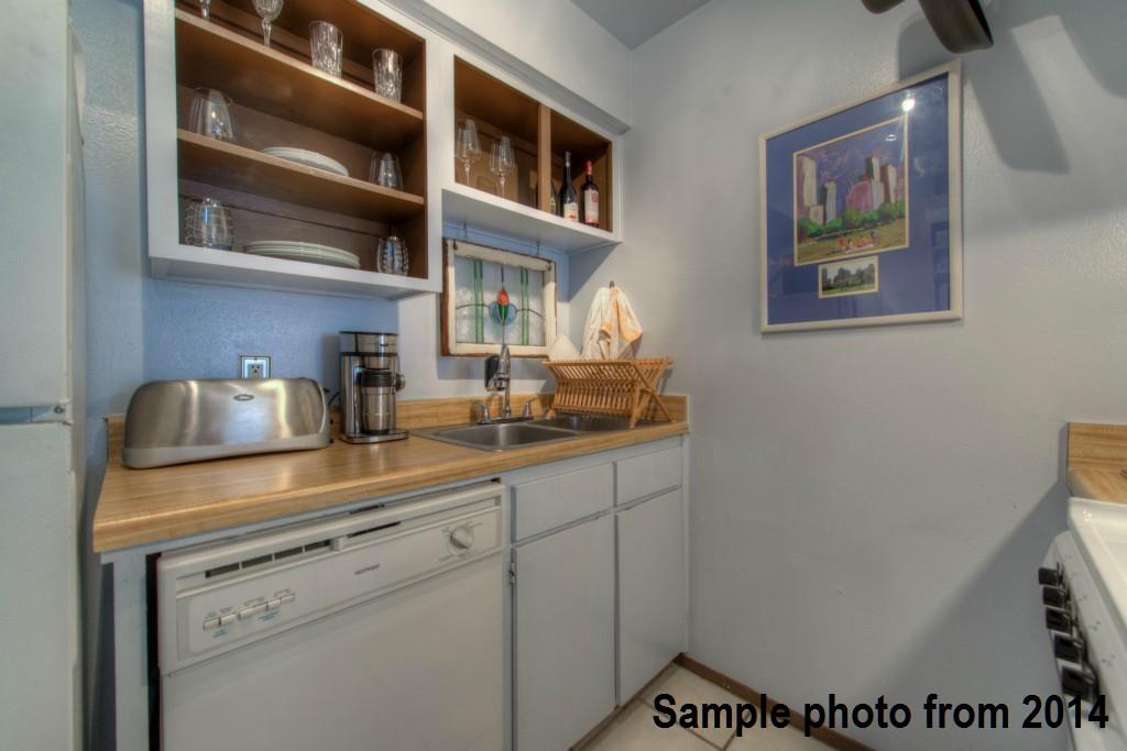 1111 W 10th St # 111, Austin, TX 78703