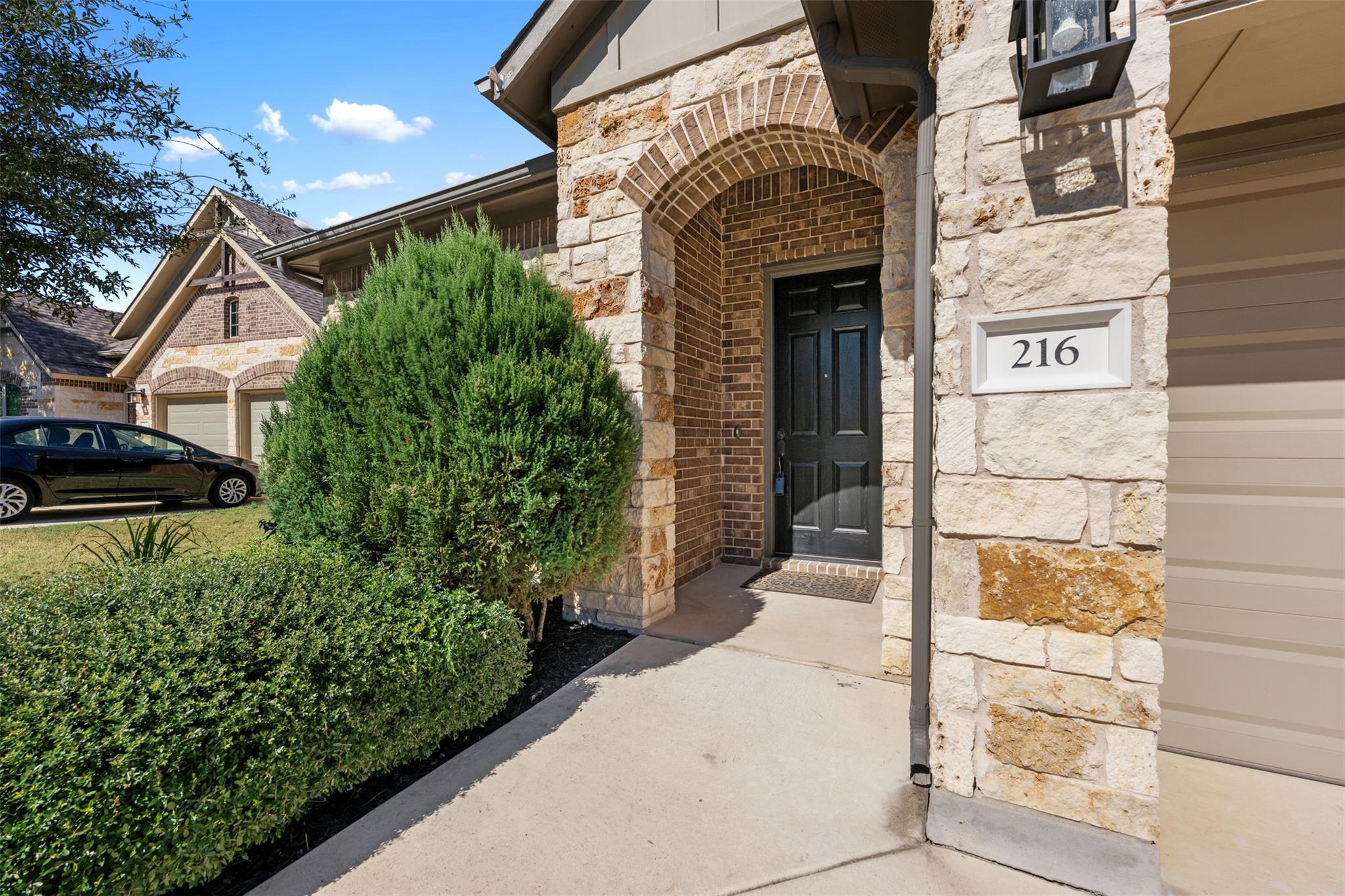 216 Oxbow Cv, Georgetown, TX 78628