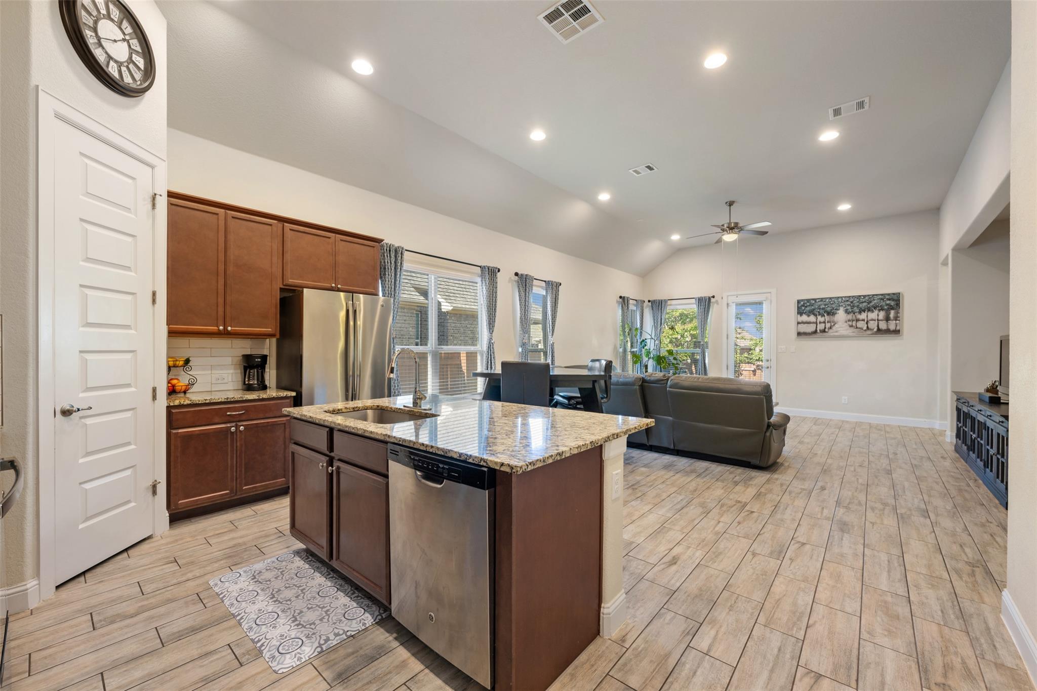 216 Oxbow Cv, Georgetown, TX 78628