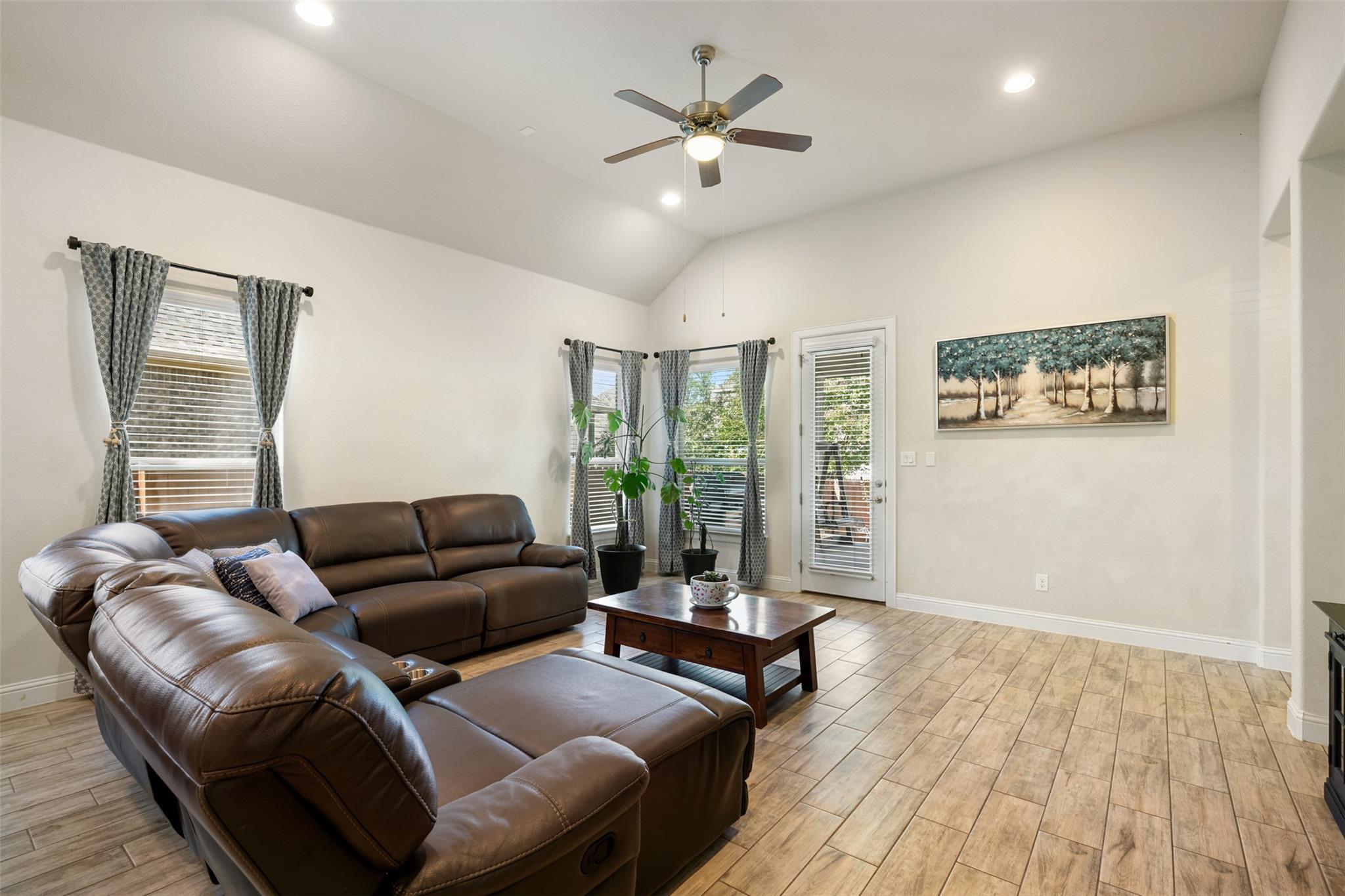 216 Oxbow Cv, Georgetown, TX 78628