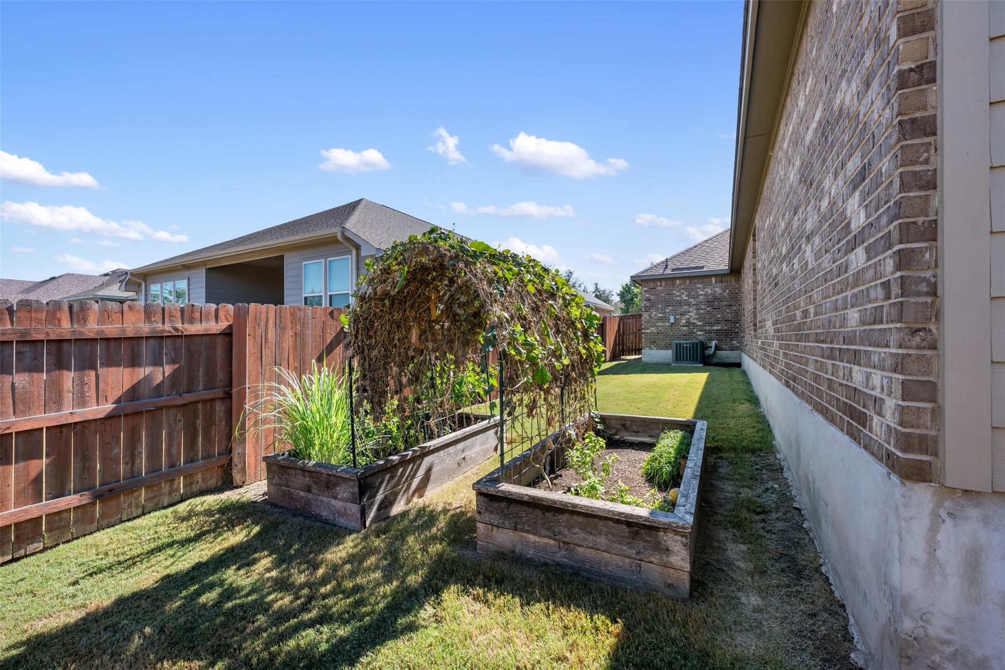 216 Oxbow Cv, Georgetown, TX 78628