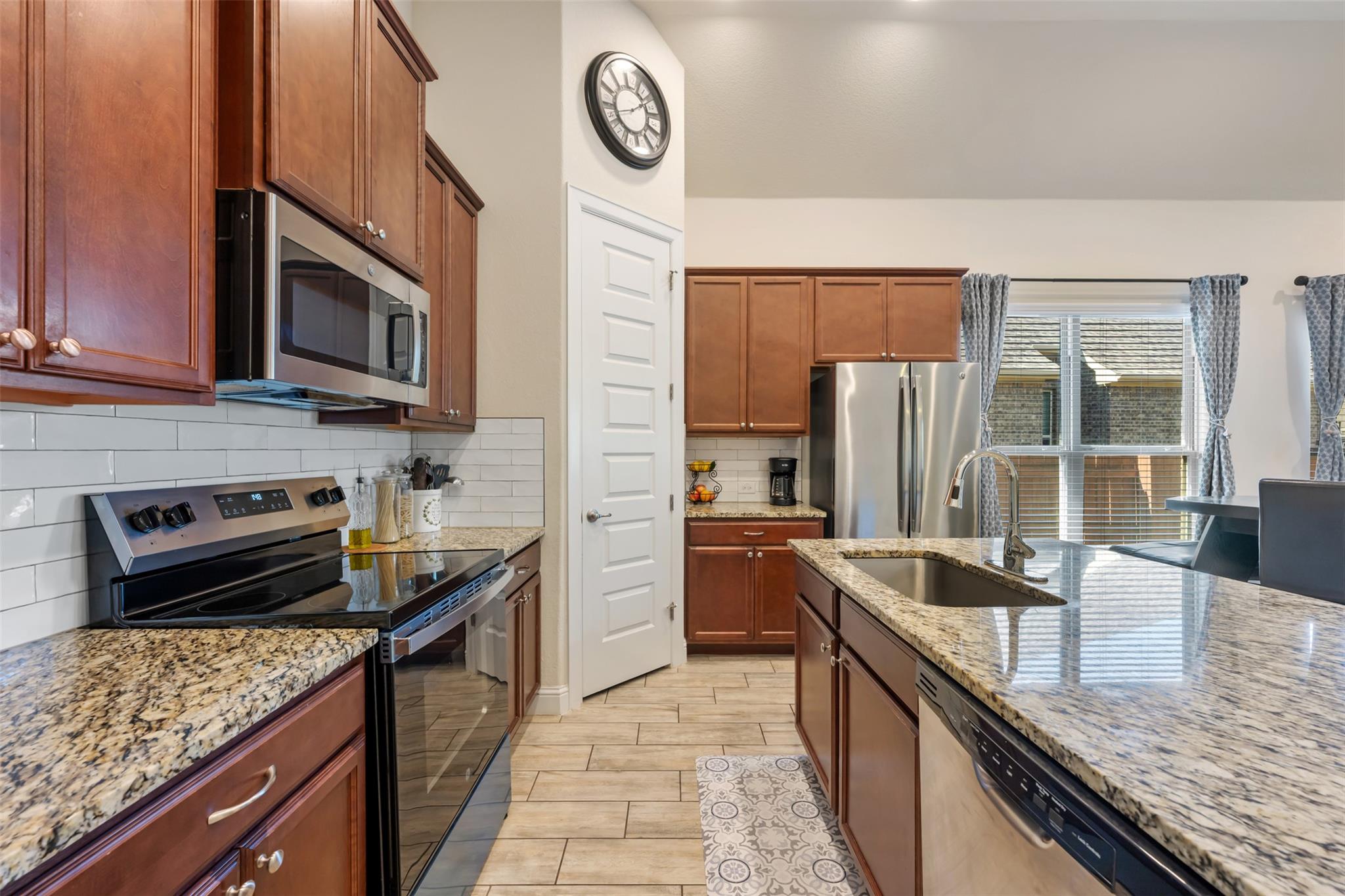 216 Oxbow Cv, Georgetown, TX 78628