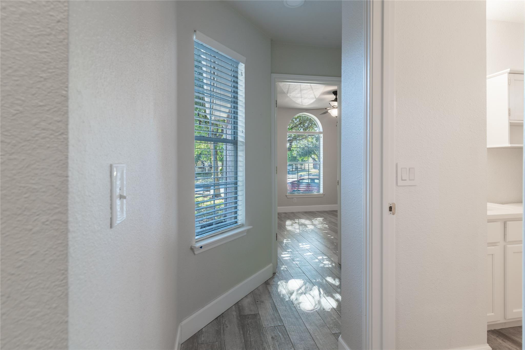 216 Brickyard Ln, Jarrell, TX 76537