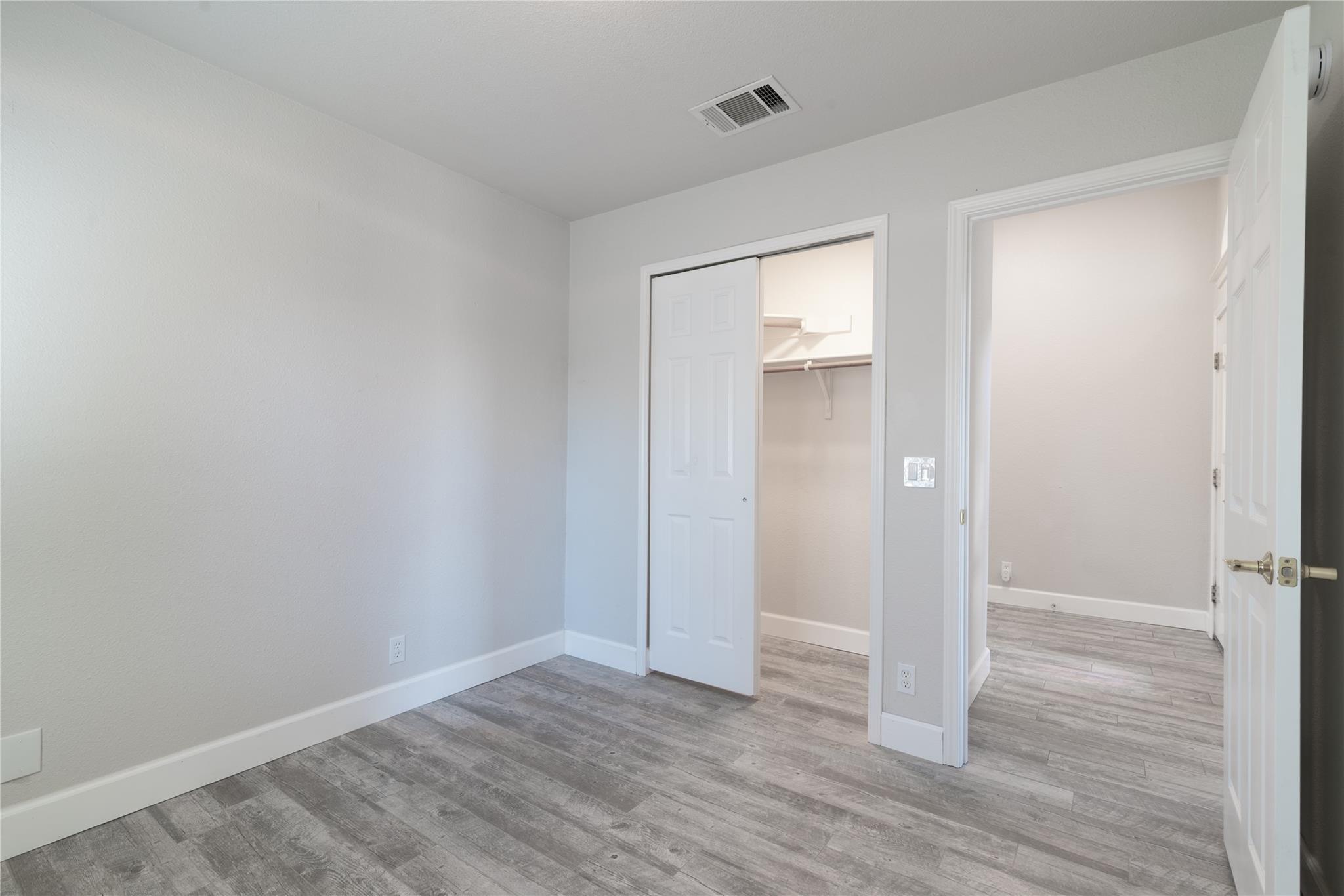 216 Brickyard Ln, Jarrell, TX 76537