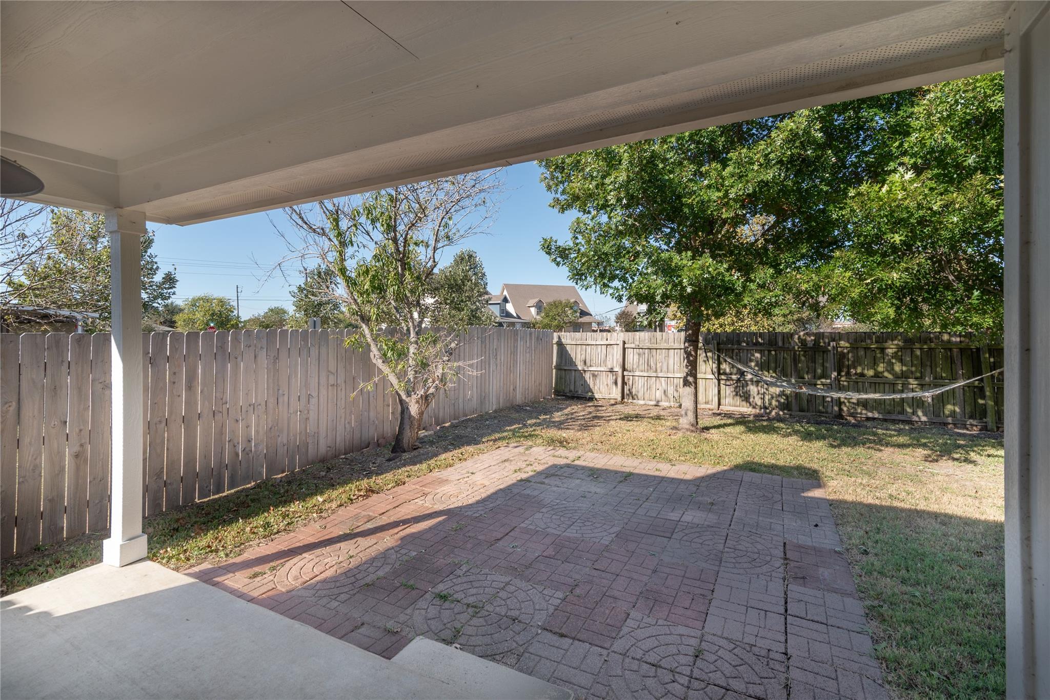 216 Brickyard Ln, Jarrell, TX 76537