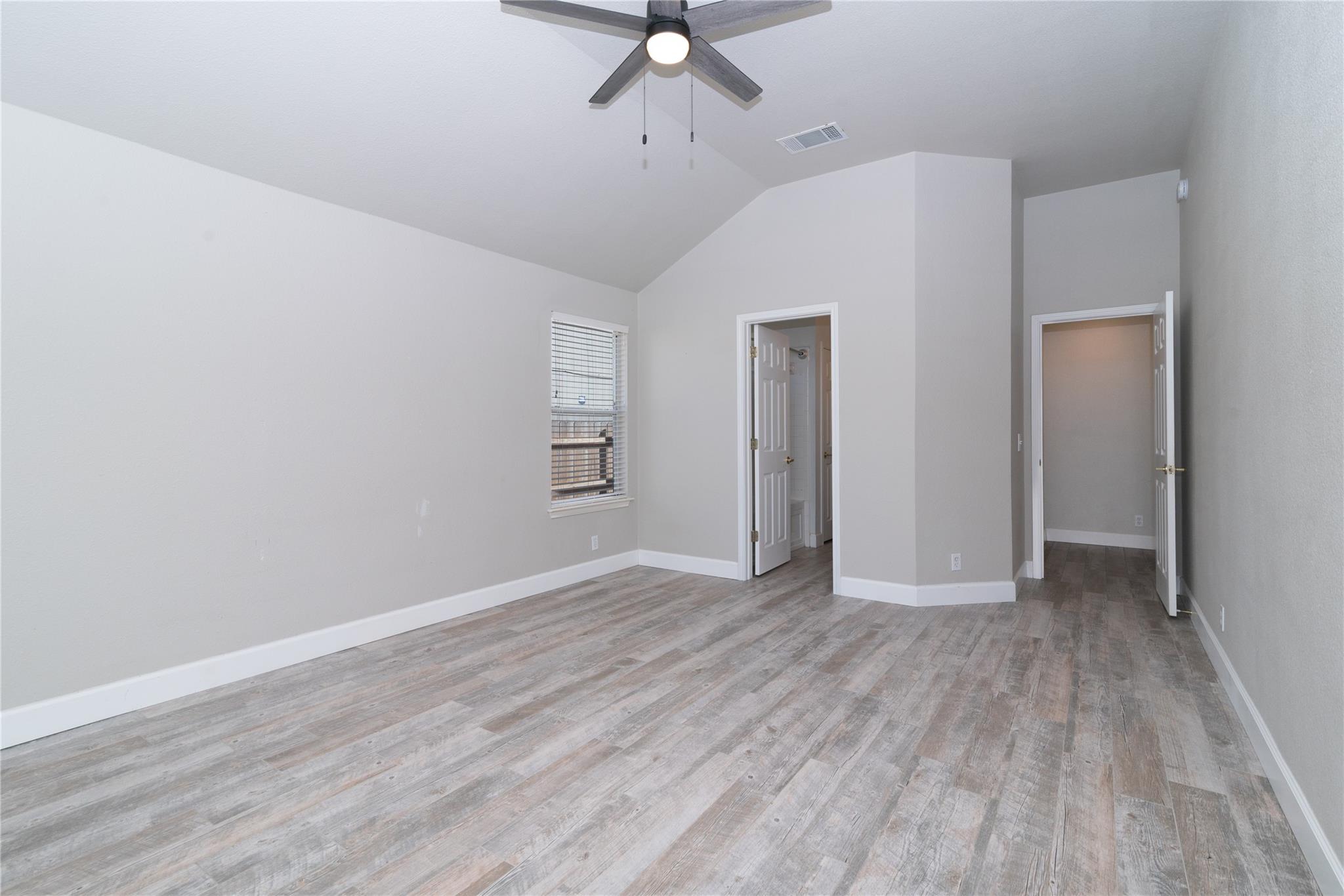 216 Brickyard Ln, Jarrell, TX 76537