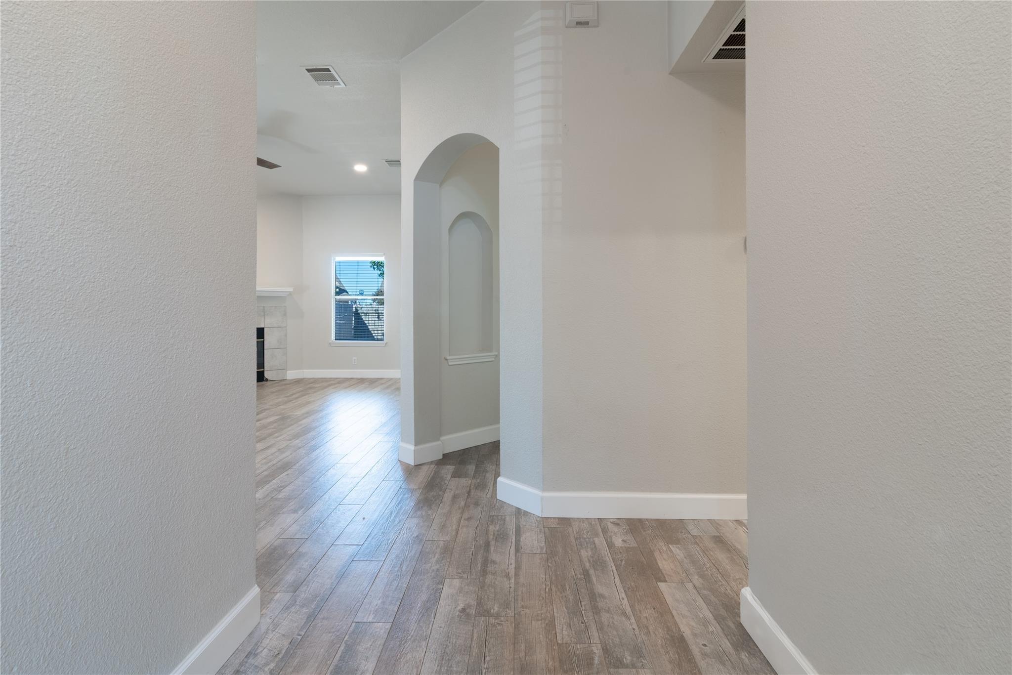 216 Brickyard Ln, Jarrell, TX 76537